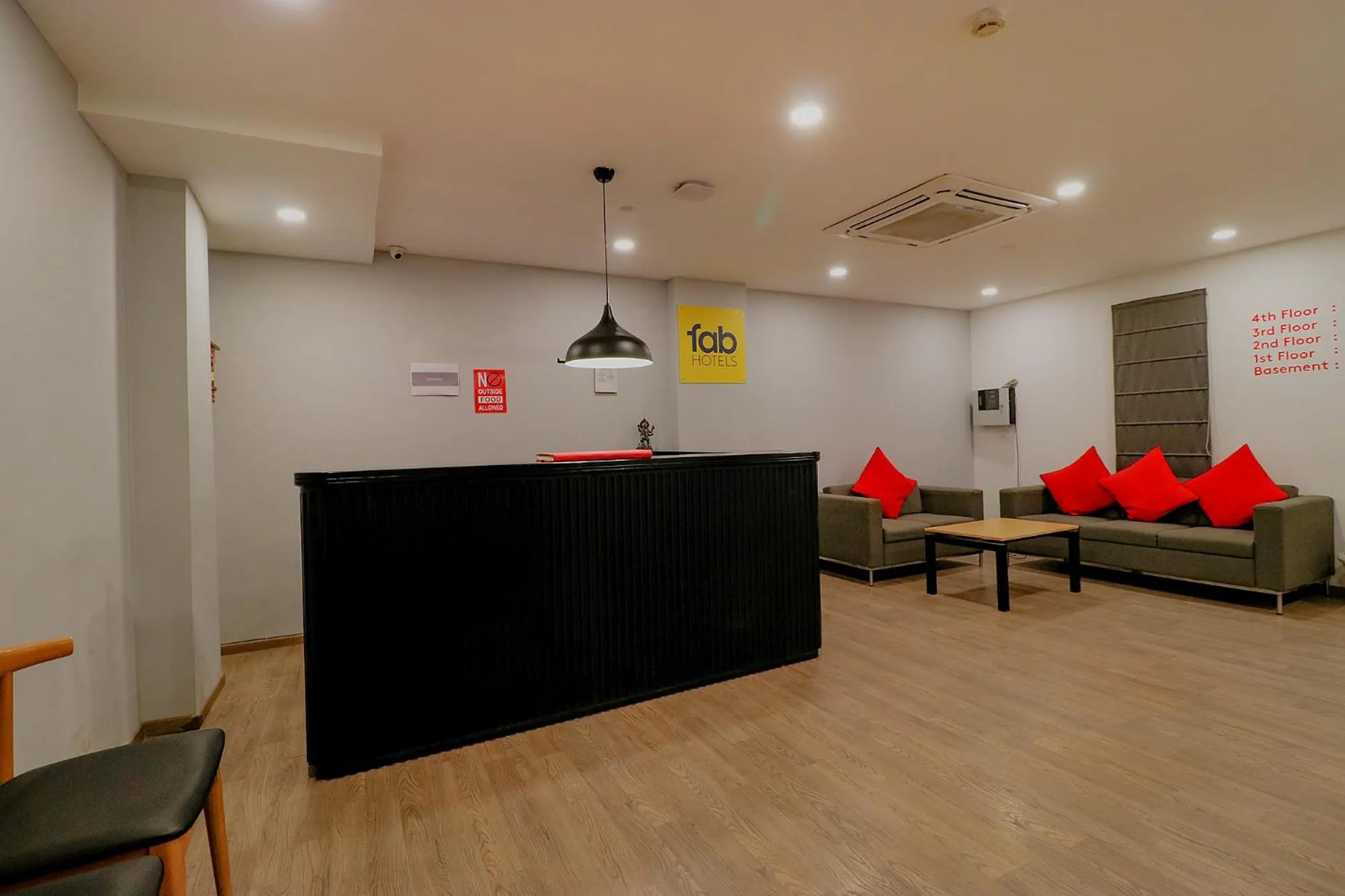 Lobby or reception in FabHotel Hargobind Enclave