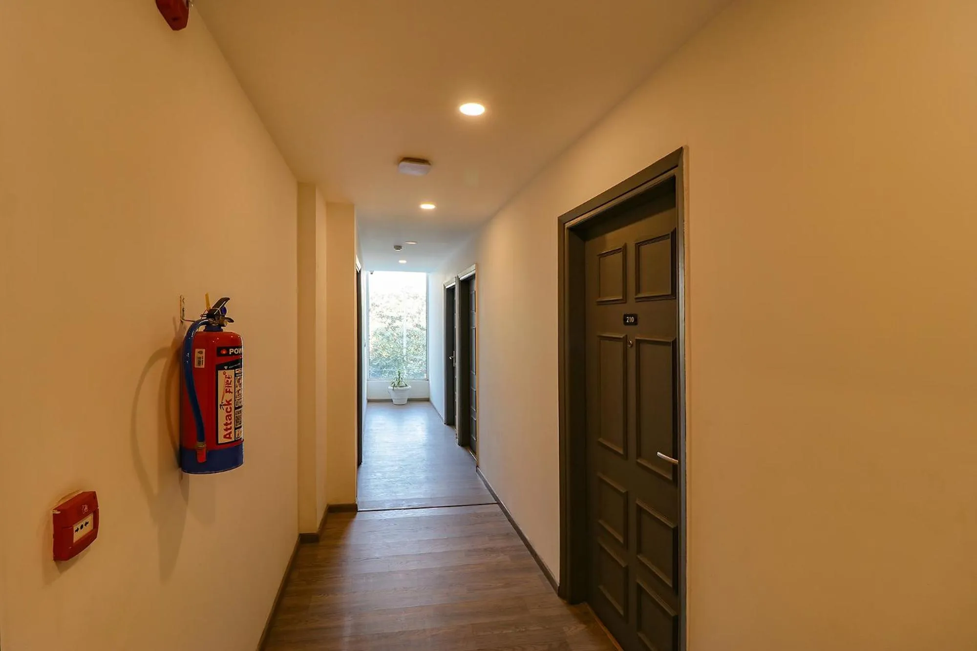 Lobby or reception in FabHotel Hargobind Enclave