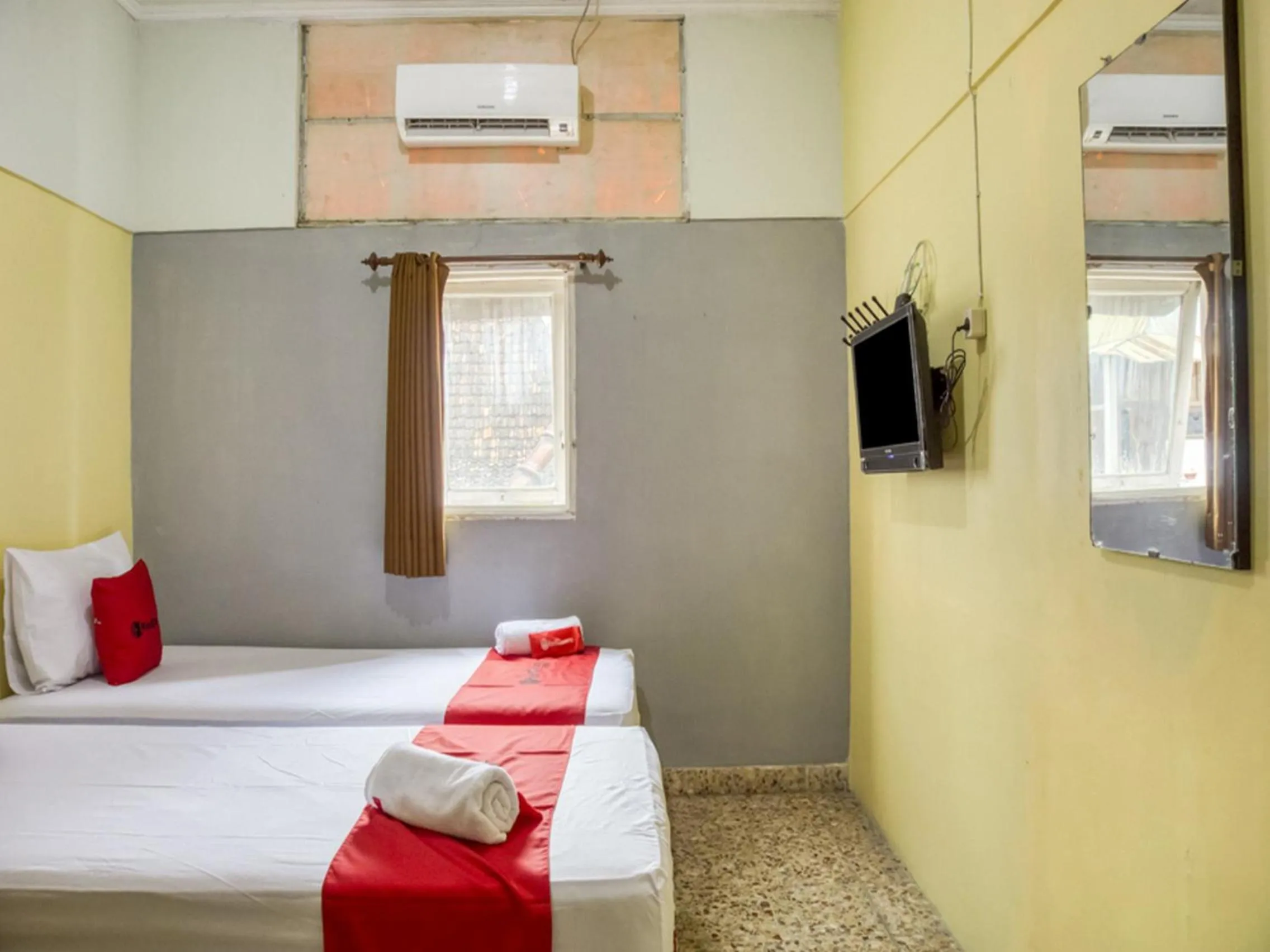 Bed in RedDoorz Syariah @ Lempuyangan