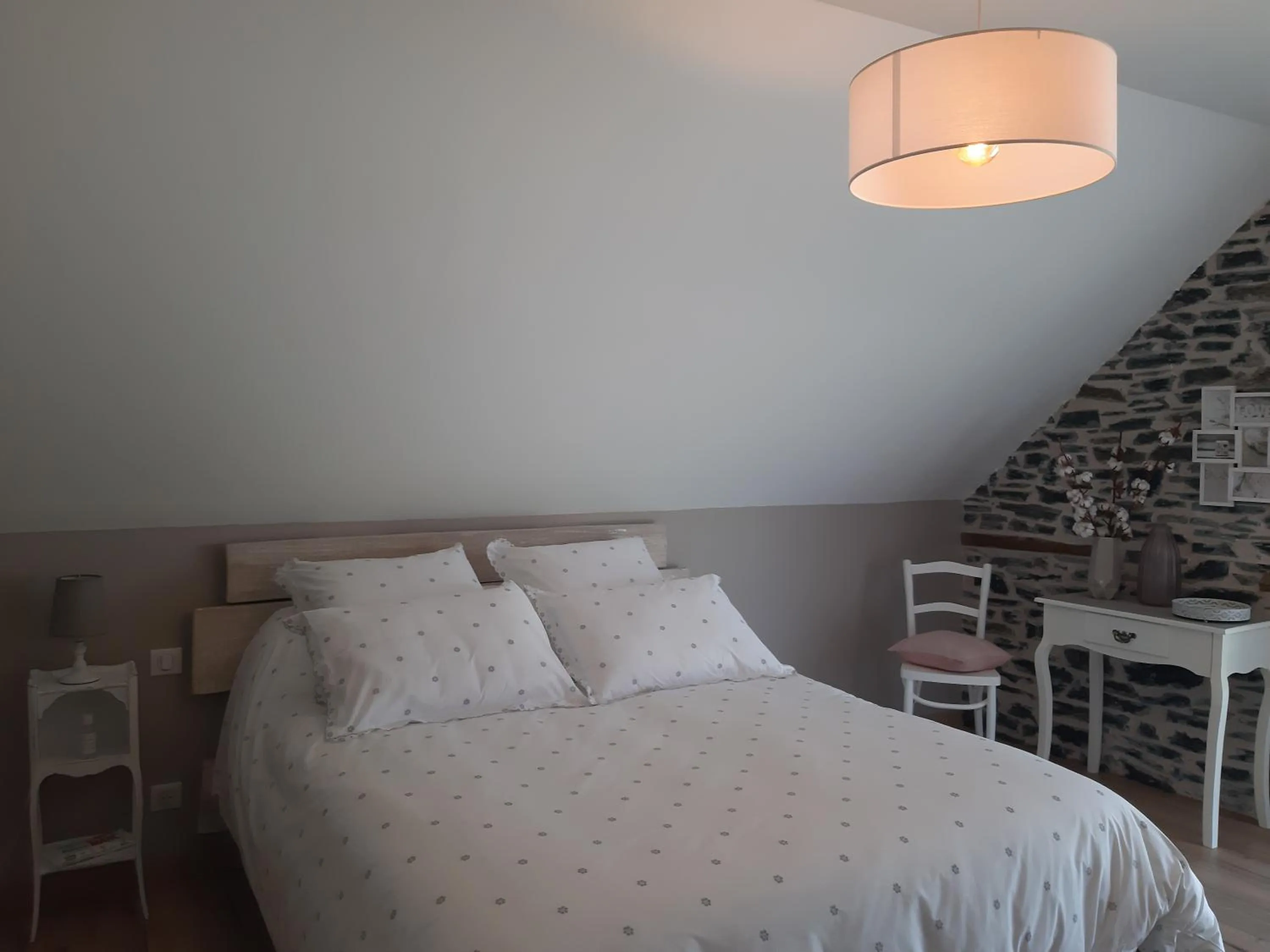 Bedroom, Bed in La Clé Du Maumont