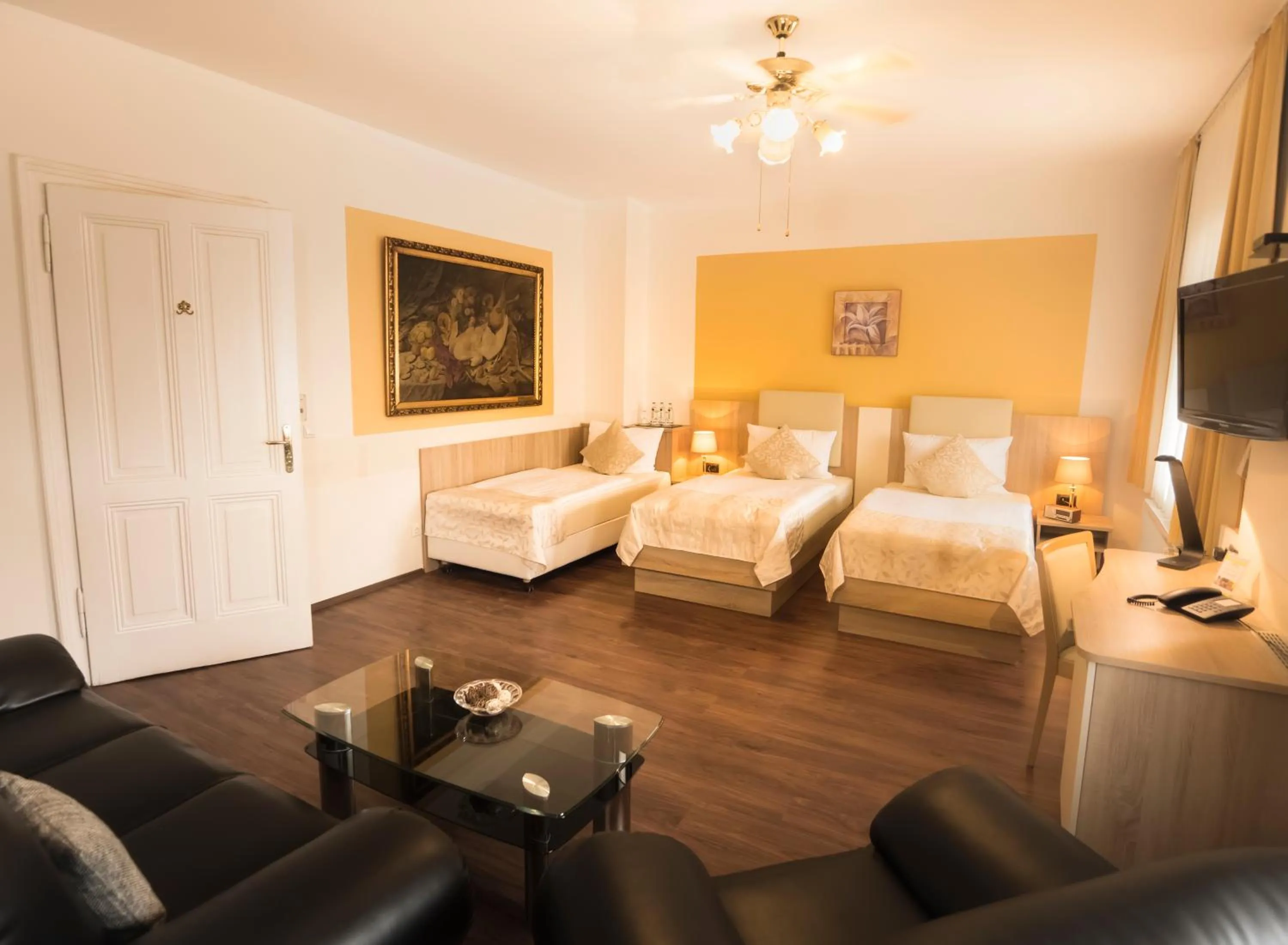 Bed in Hotel Carlton Mayfair