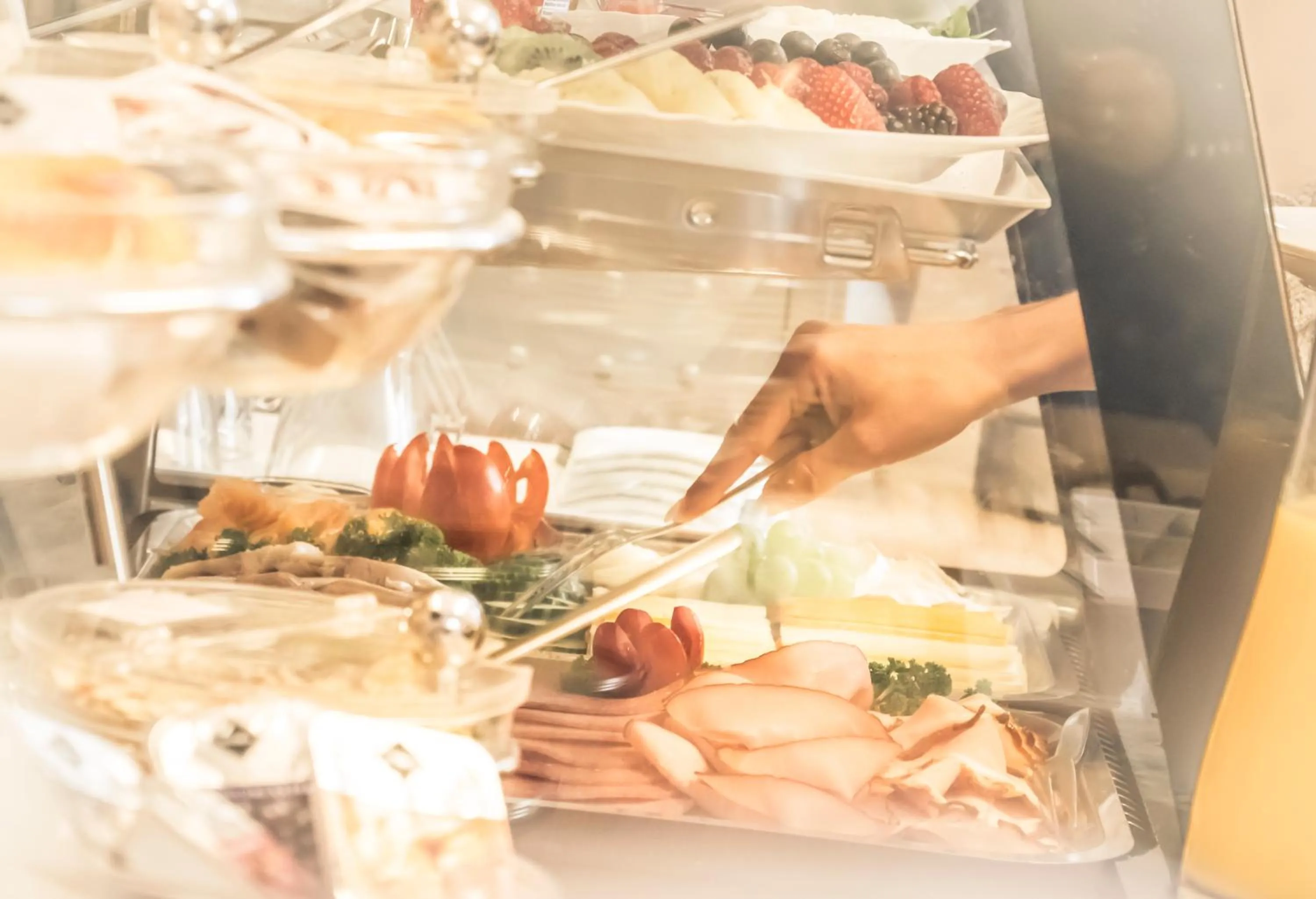 Buffet breakfast in Hotel Carlton Mayfair