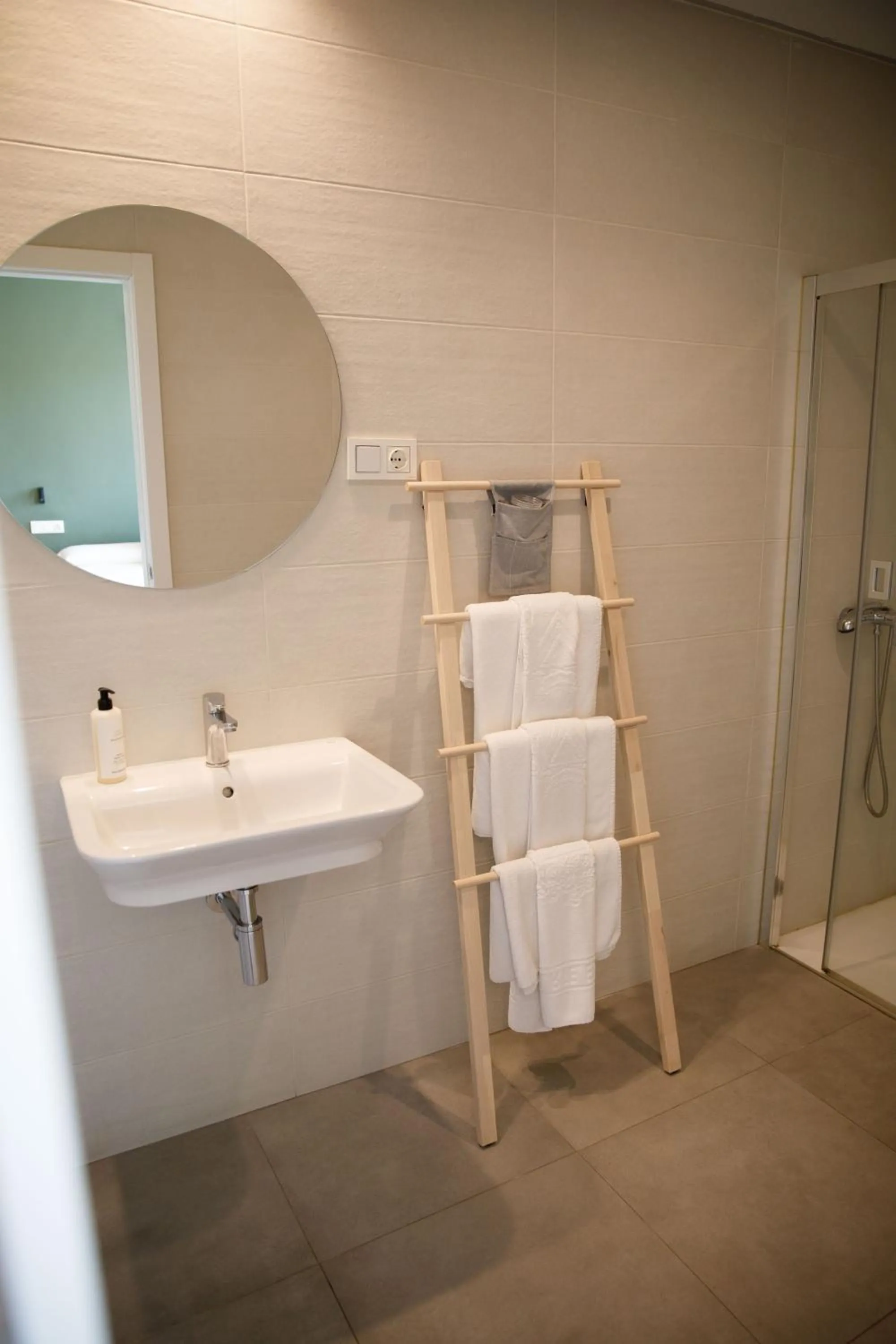 Shower in Hotel El Cruce Chauchina