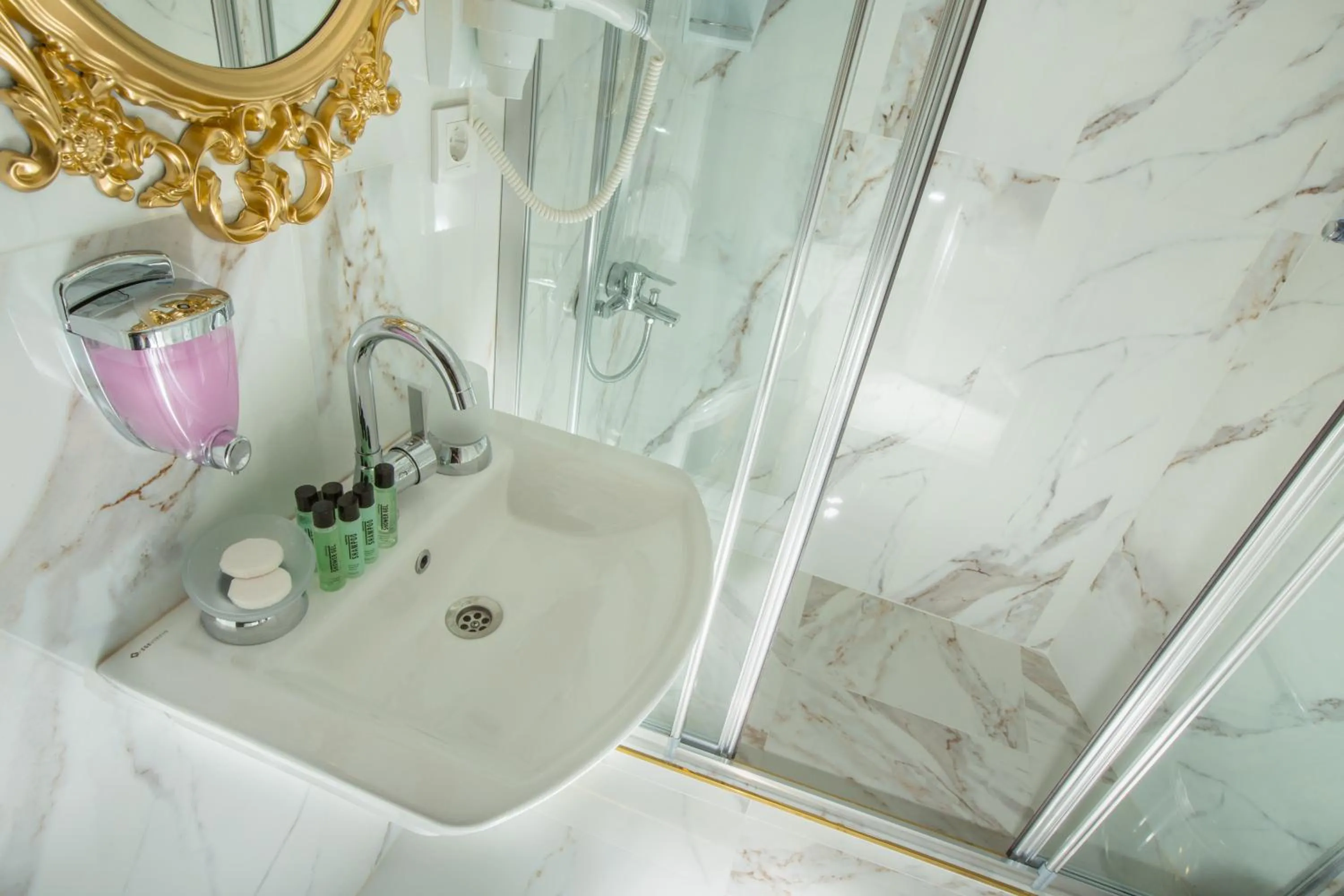 Bathroom in Atlantis Royal Hotel