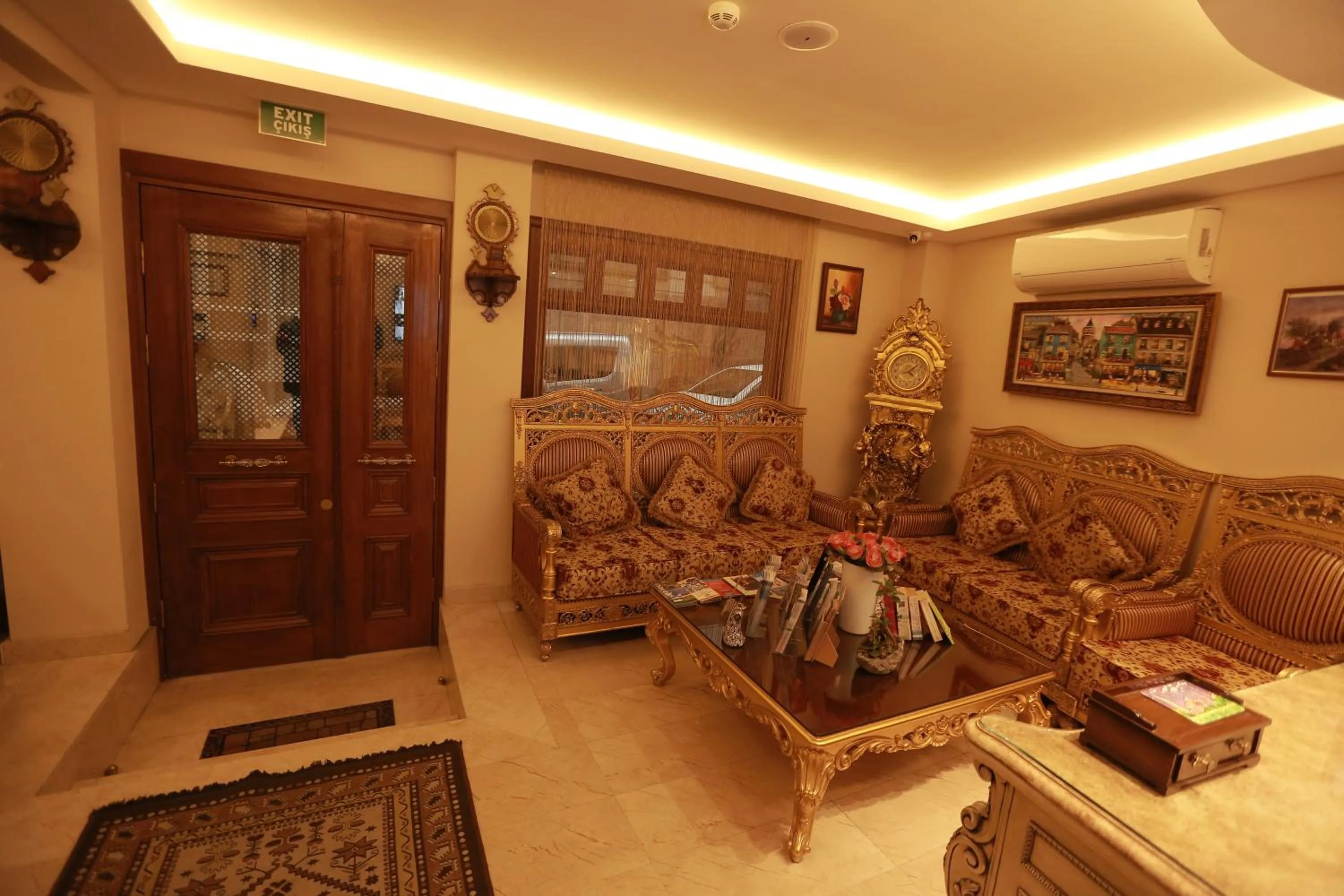 Lobby or reception in Atlantis Royal Hotel