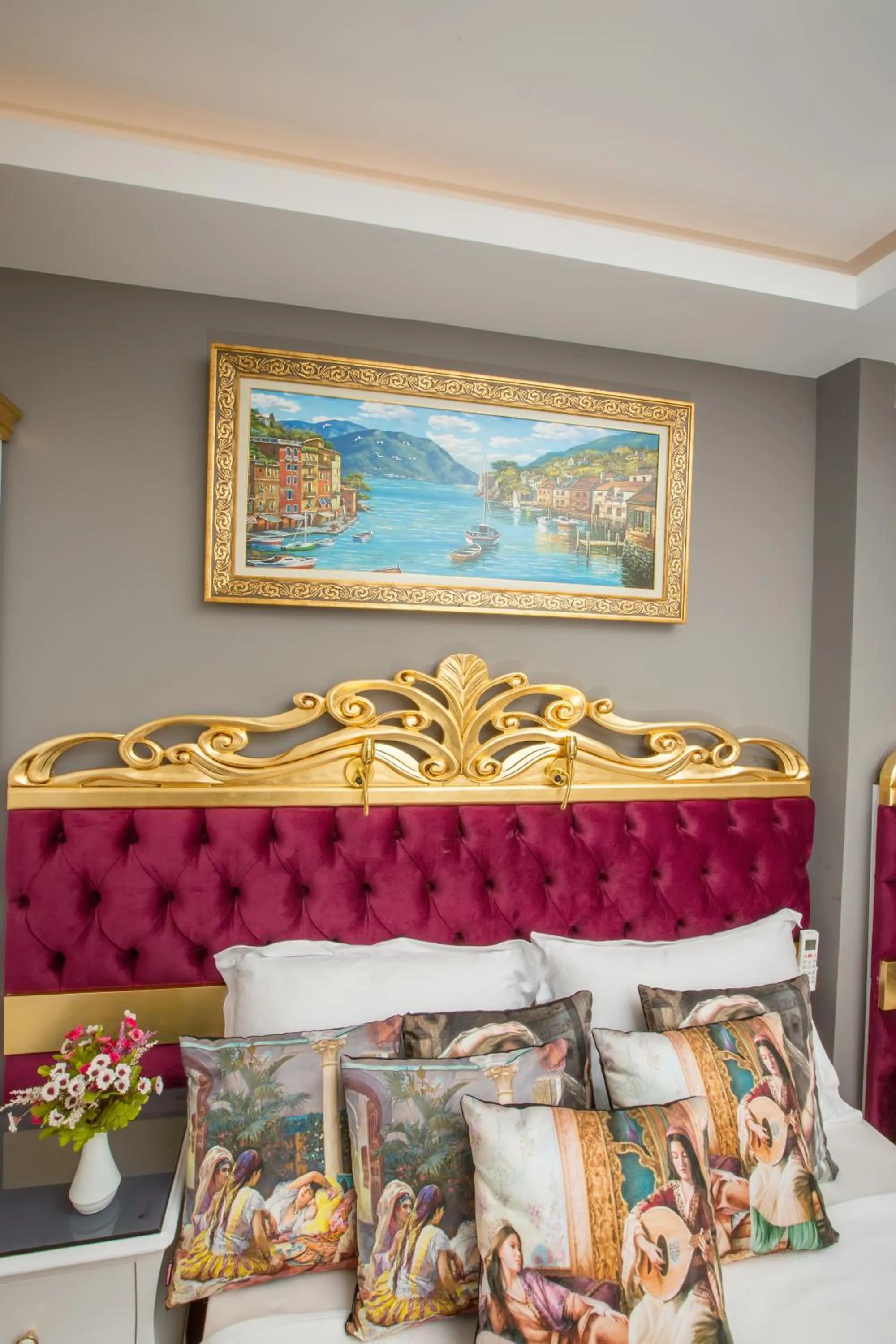 Bedroom in Atlantis Royal Hotel