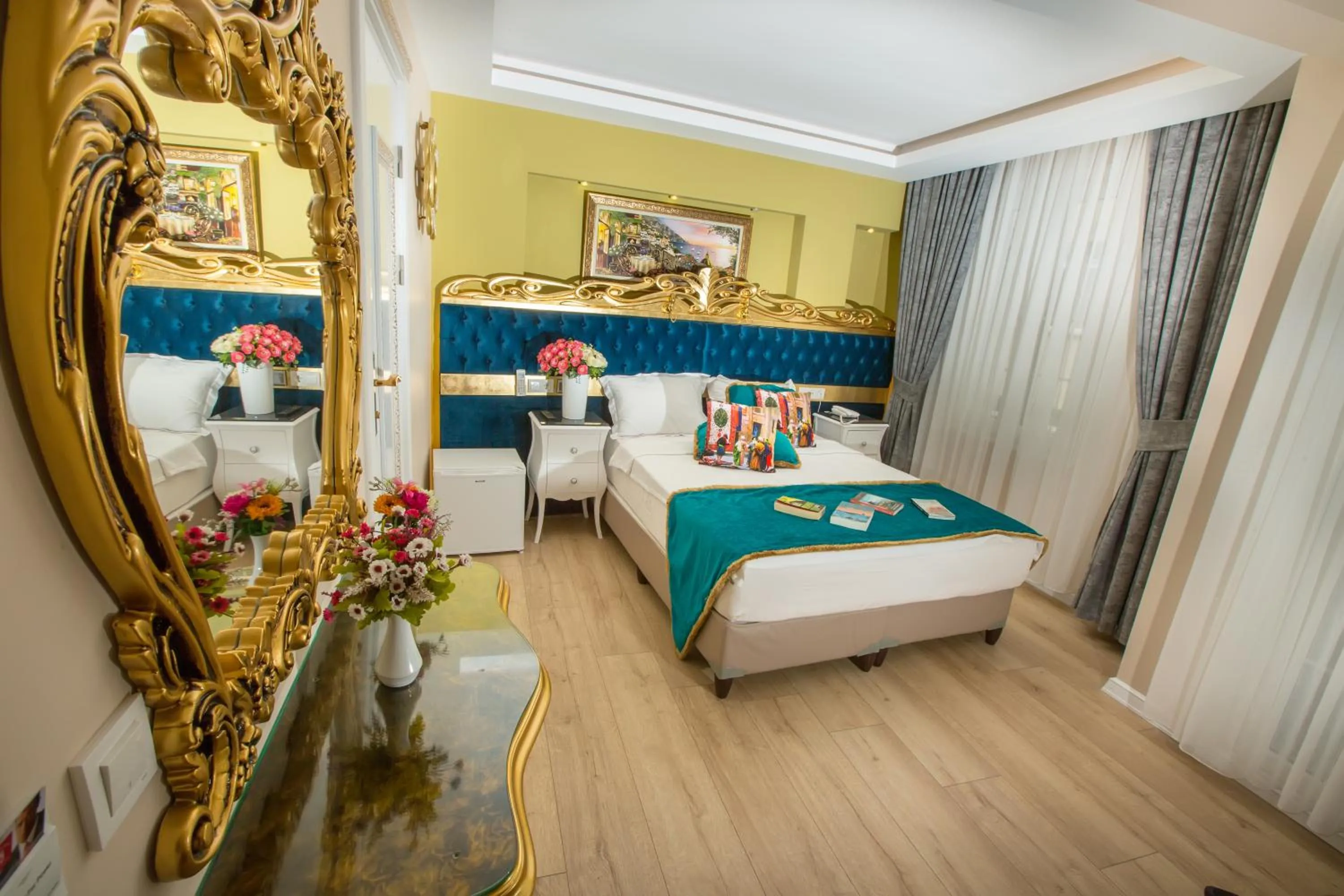 Photo of the whole room, Bed in Atlantis Royal Hotel