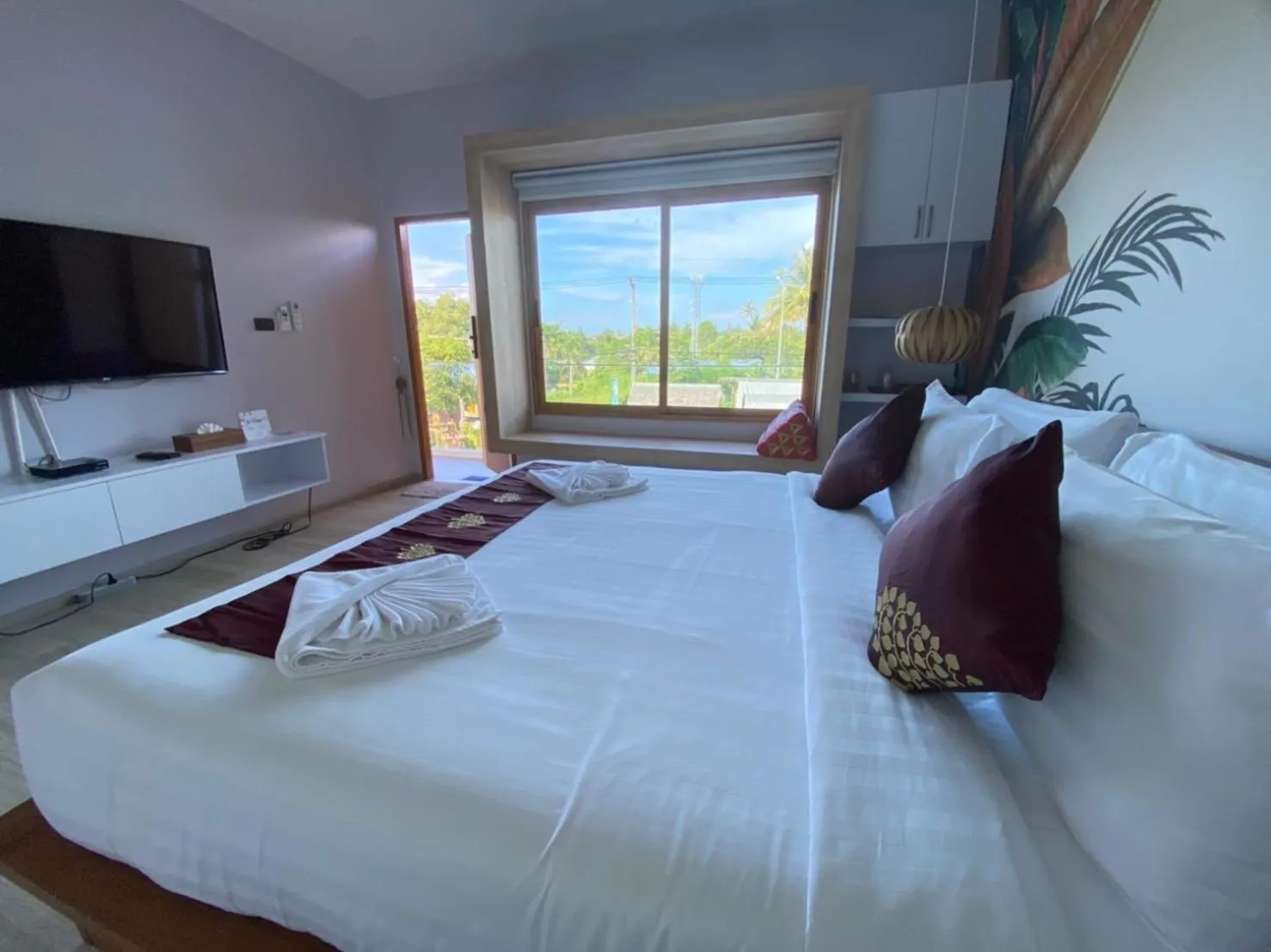 Bed in Wayla Villa@Maikhaobeach