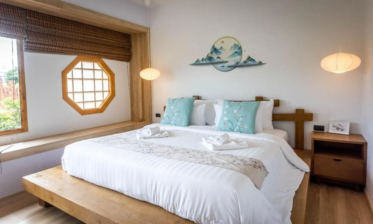 Bed in Wayla Villa@Maikhaobeach