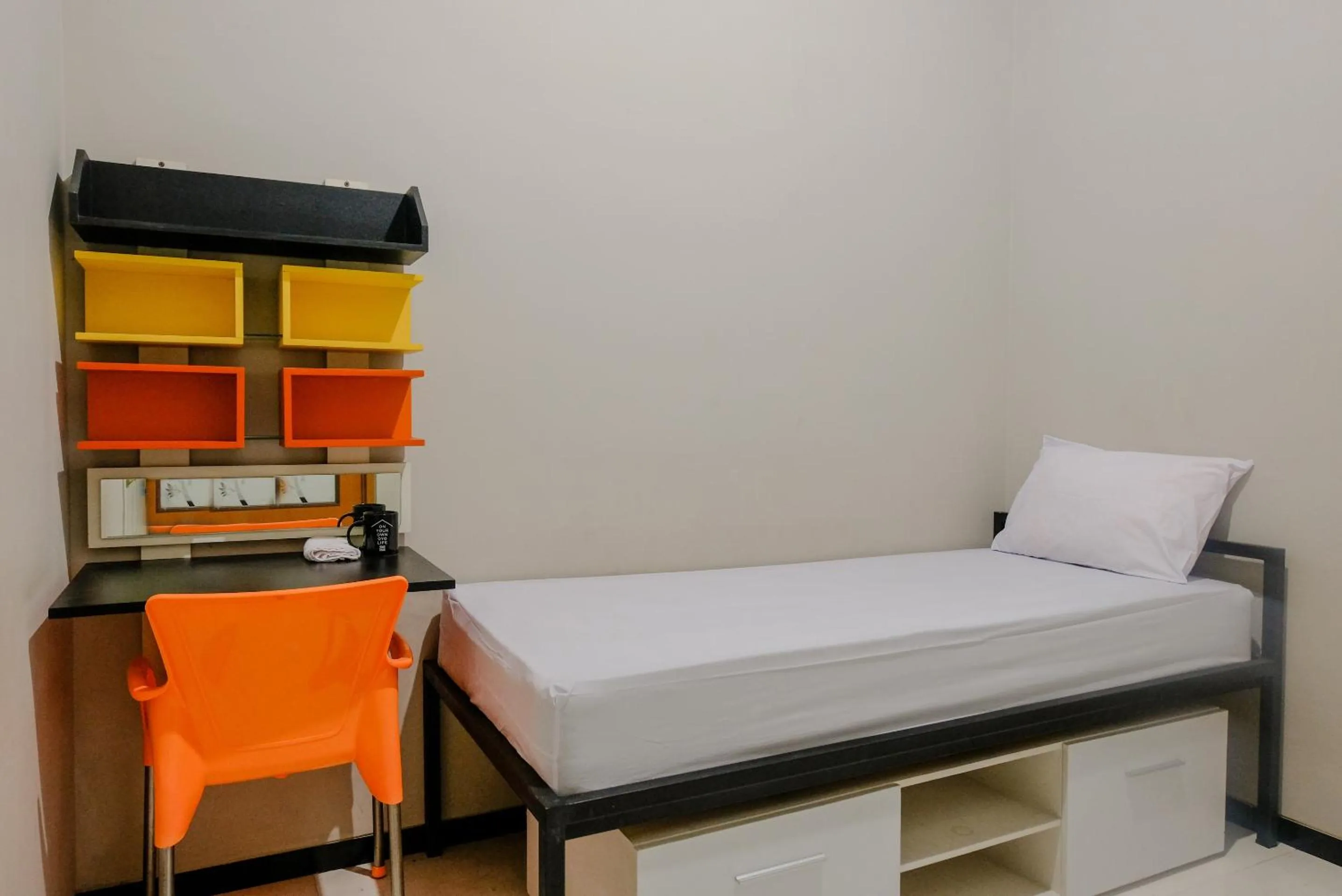 Bedroom in OYO Life 2399 Gerbera House - Kos Putri