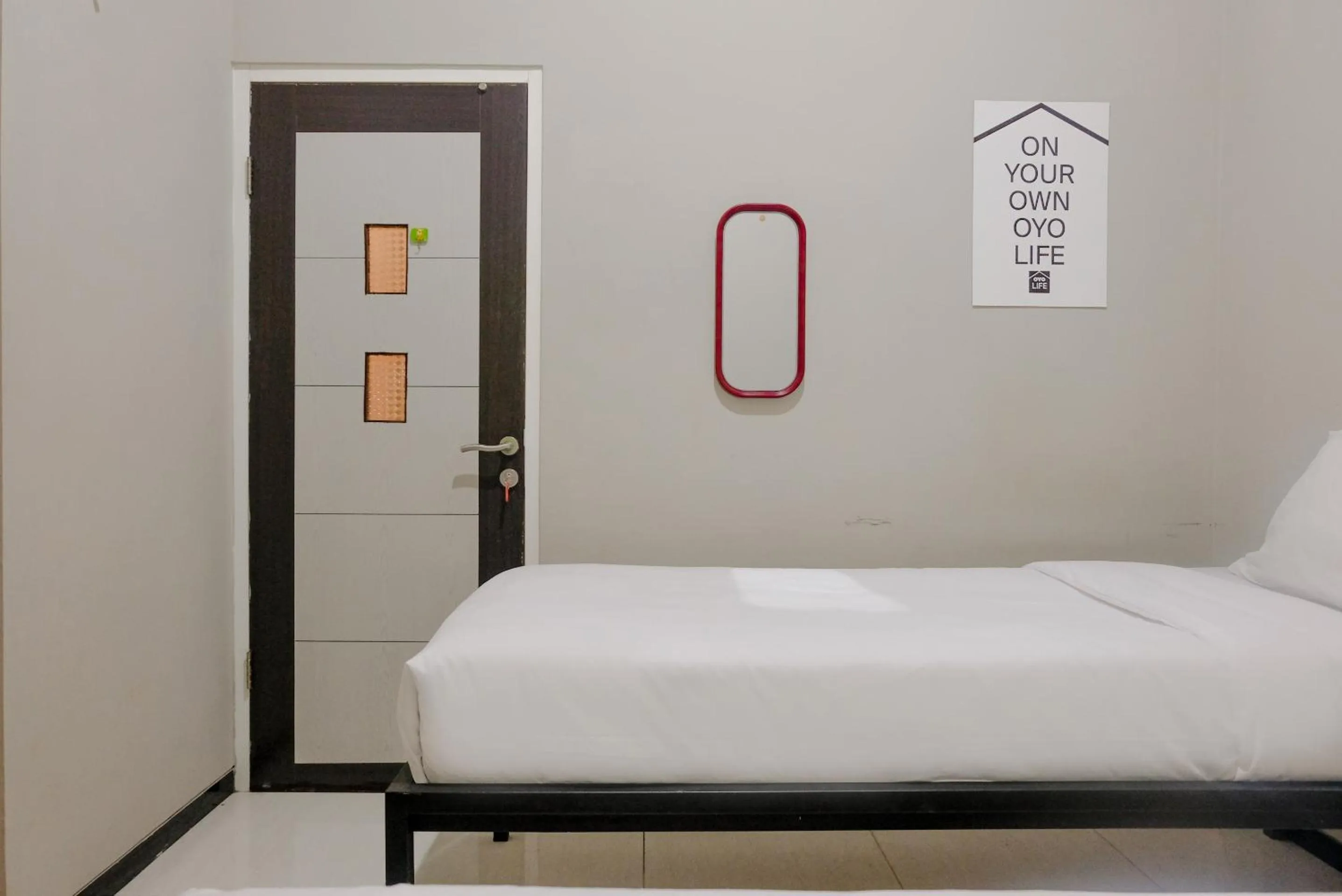 Bedroom, Bed in OYO Life 2399 Gerbera House - Kos Putri