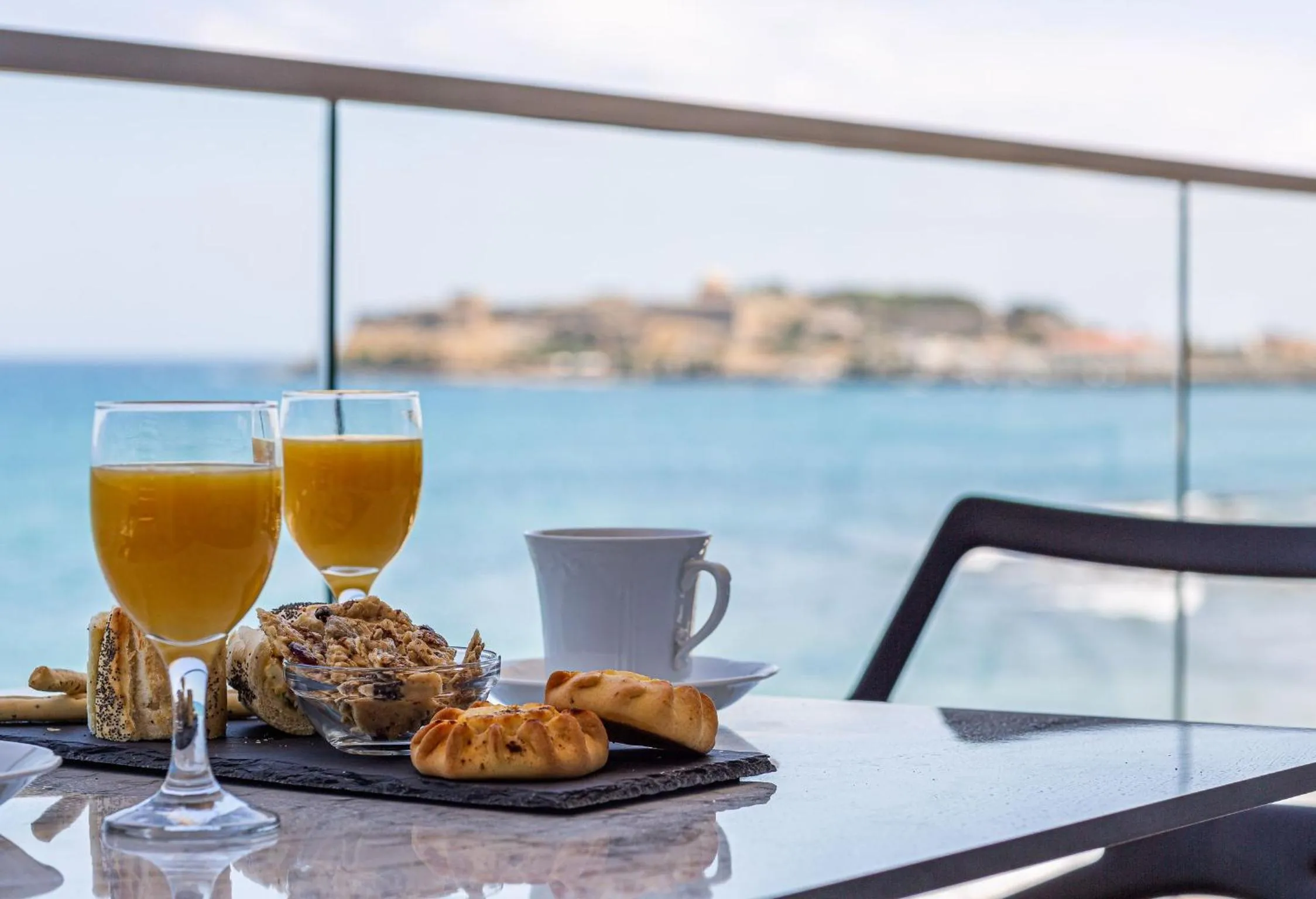 Food and drinks in North Coast Seaside Suites