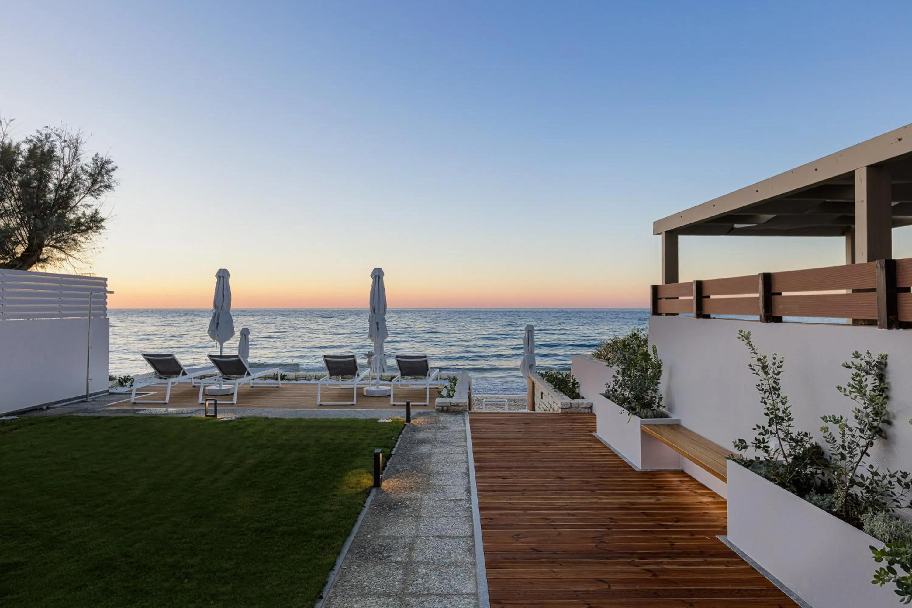 Seating area in North Coast Seaside Suites