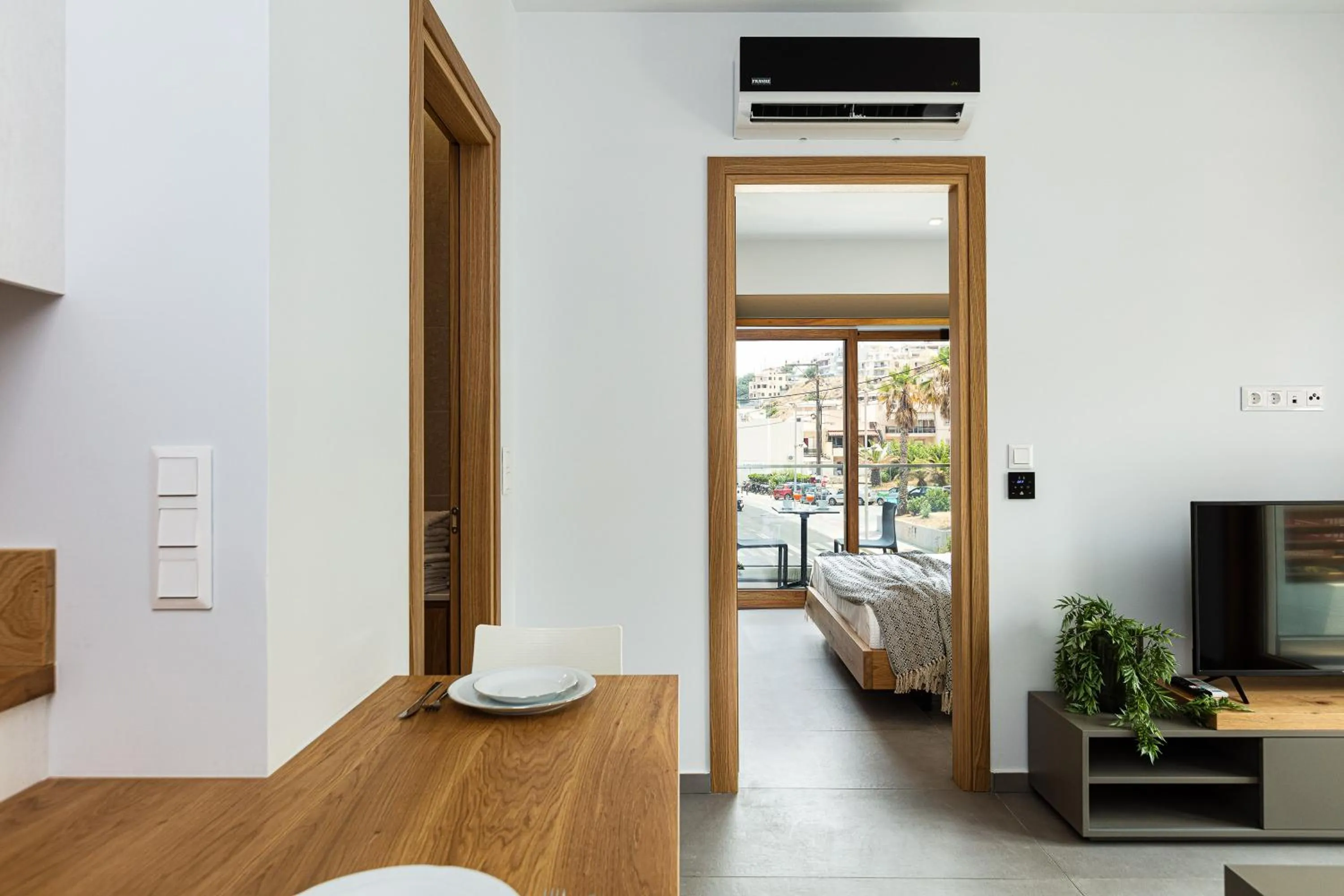 TV and multimedia, Bed in North Coast Seaside Suites