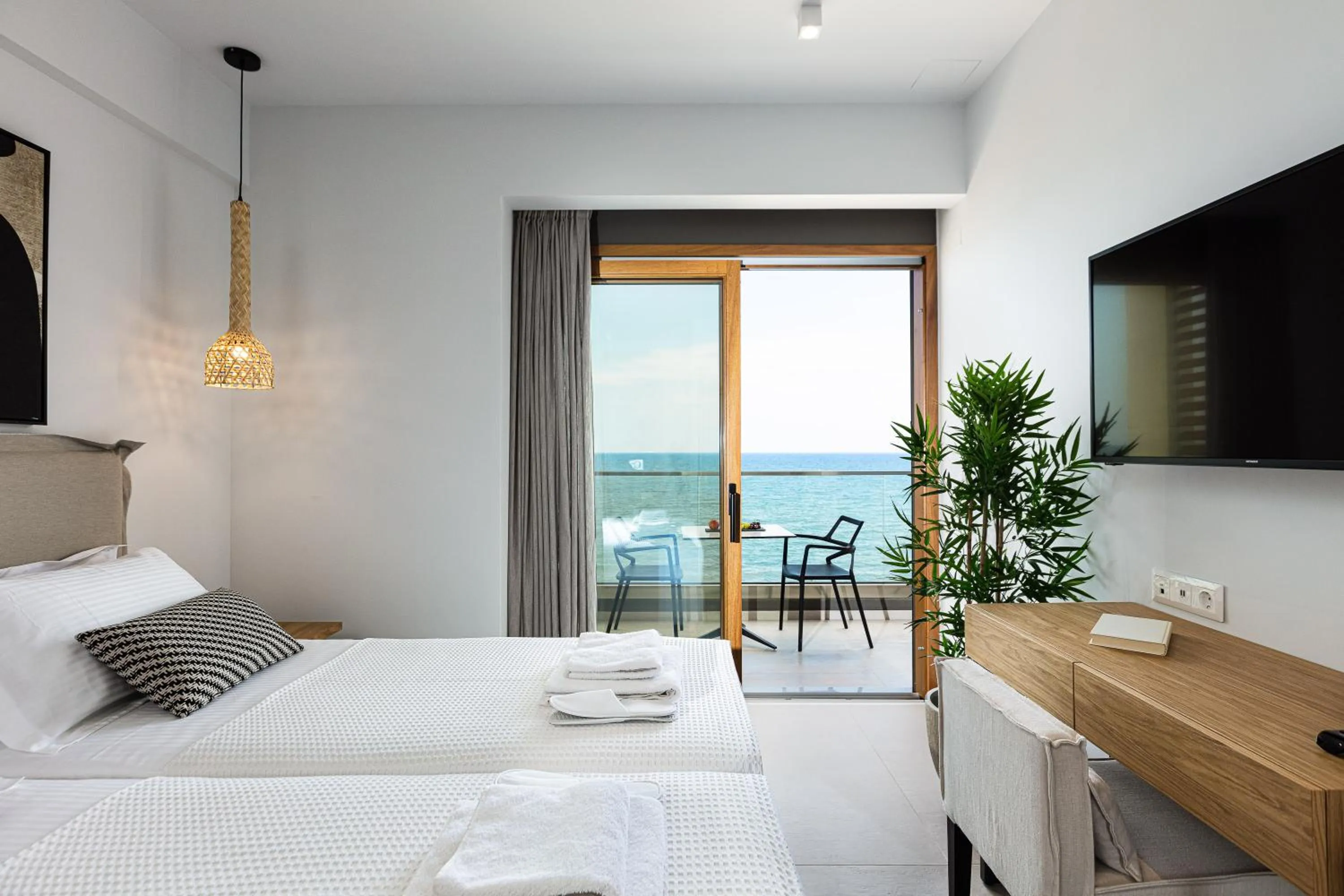 Sea view, Bed in North Coast Seaside Suites