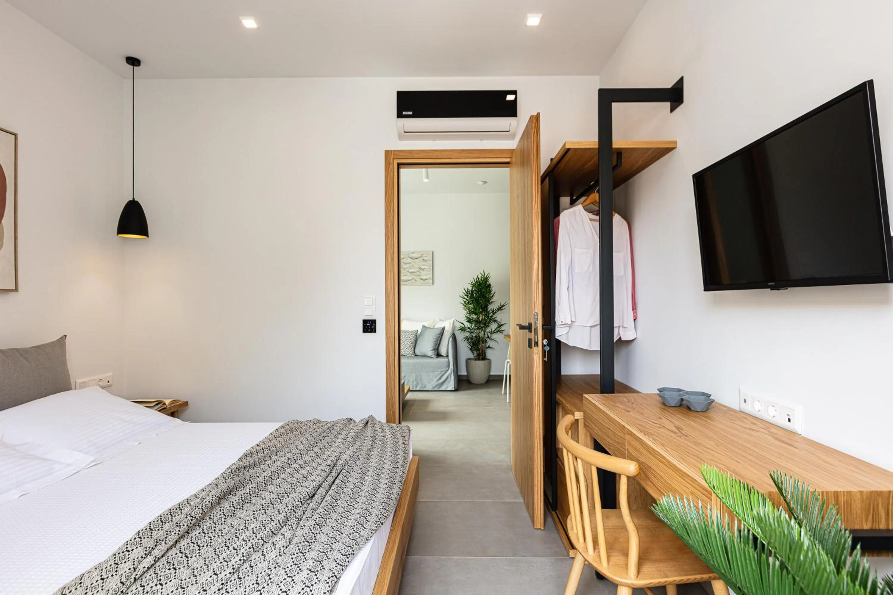 TV and multimedia, Bed in North Coast Seaside Suites