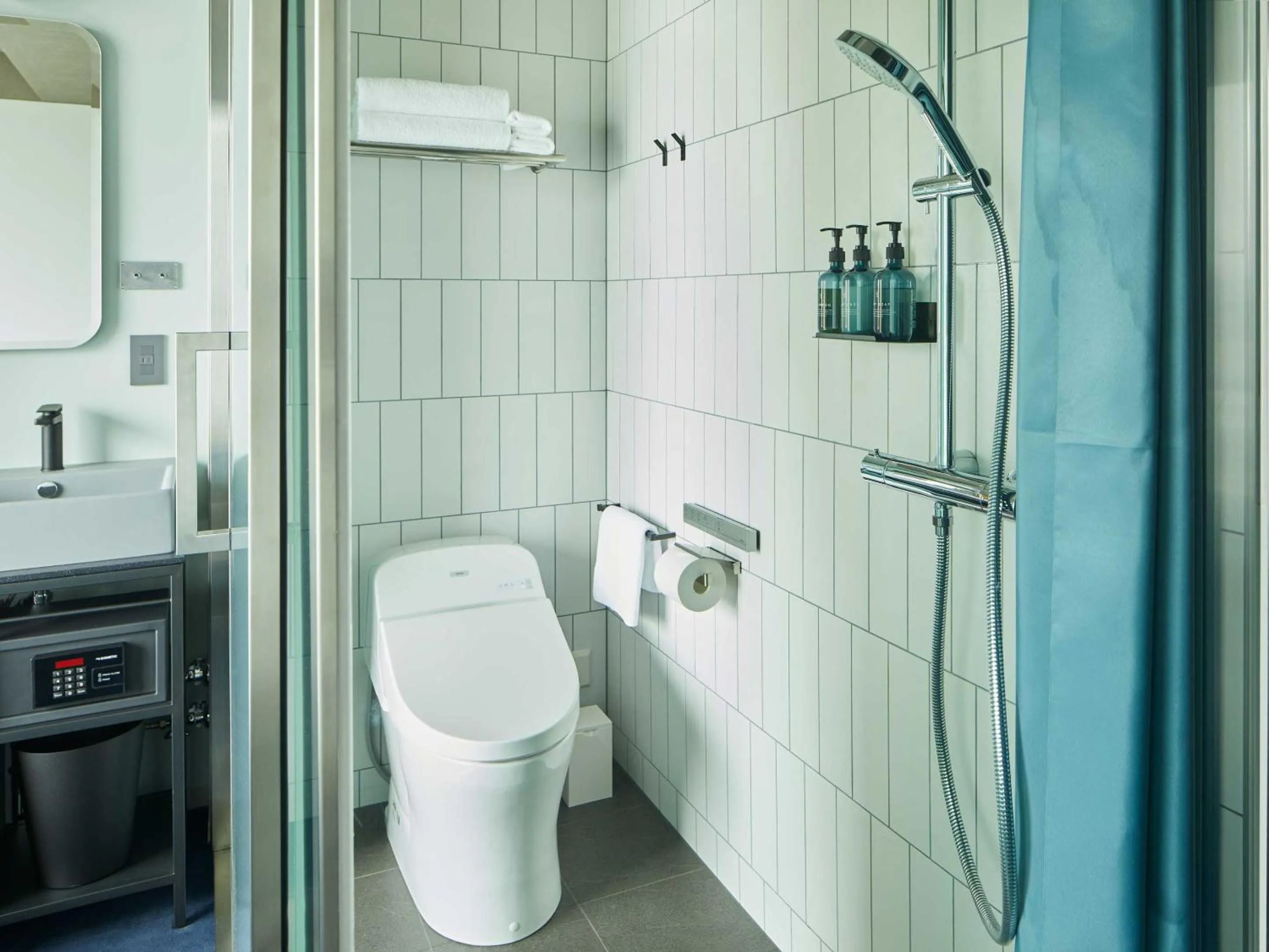 Bathroom in sequence MIYASHITA PARK - Shibuya