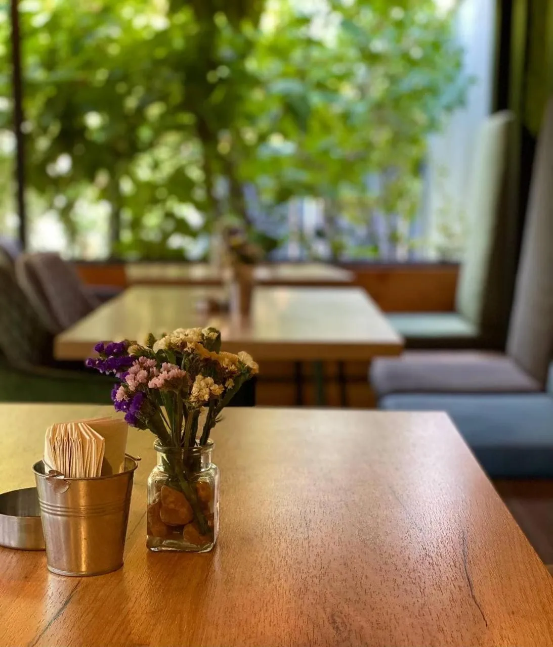 Restaurant/places to eat in Andor Hotel