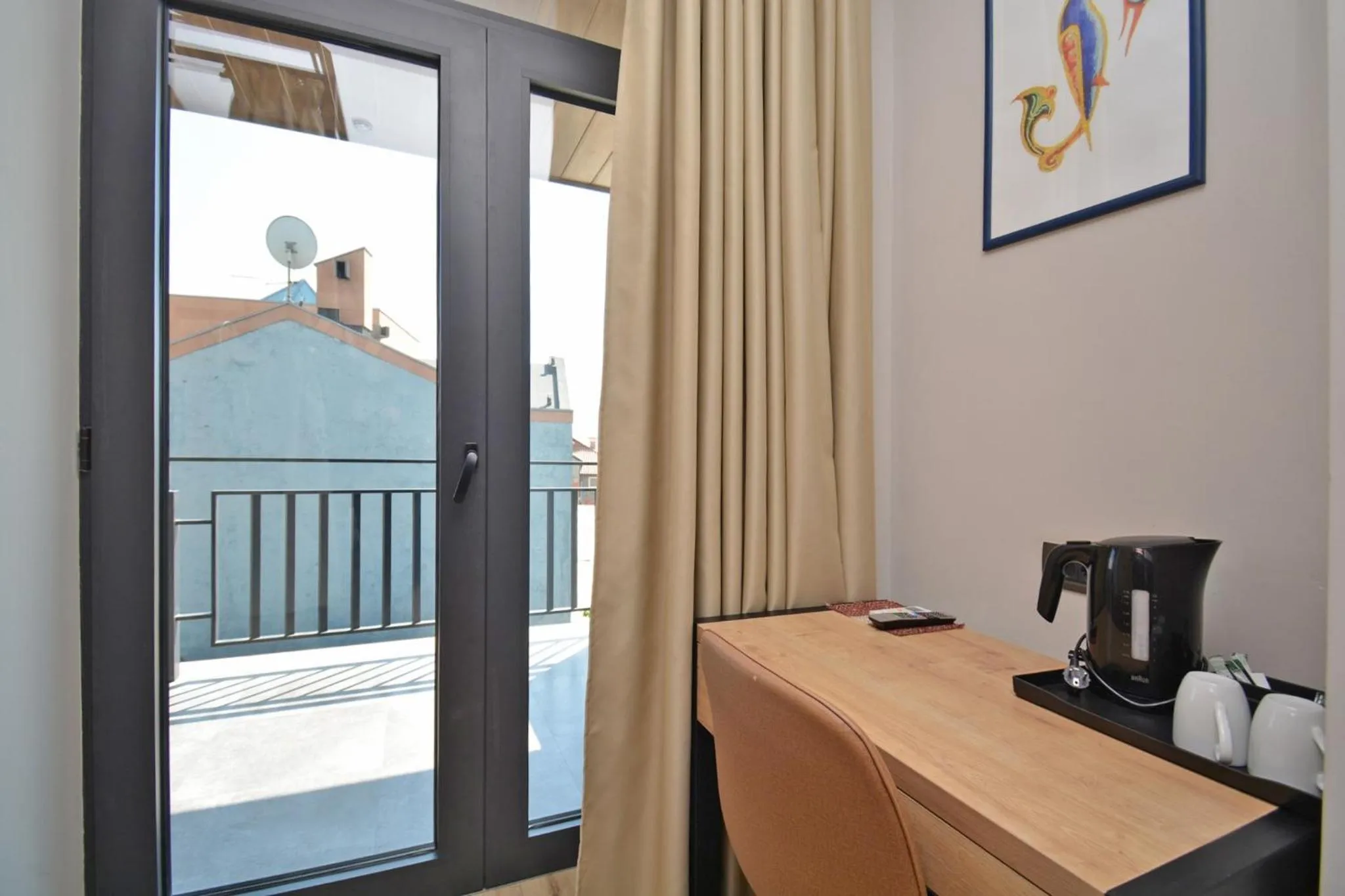 Coffee/tea facilities in Andor Hotel