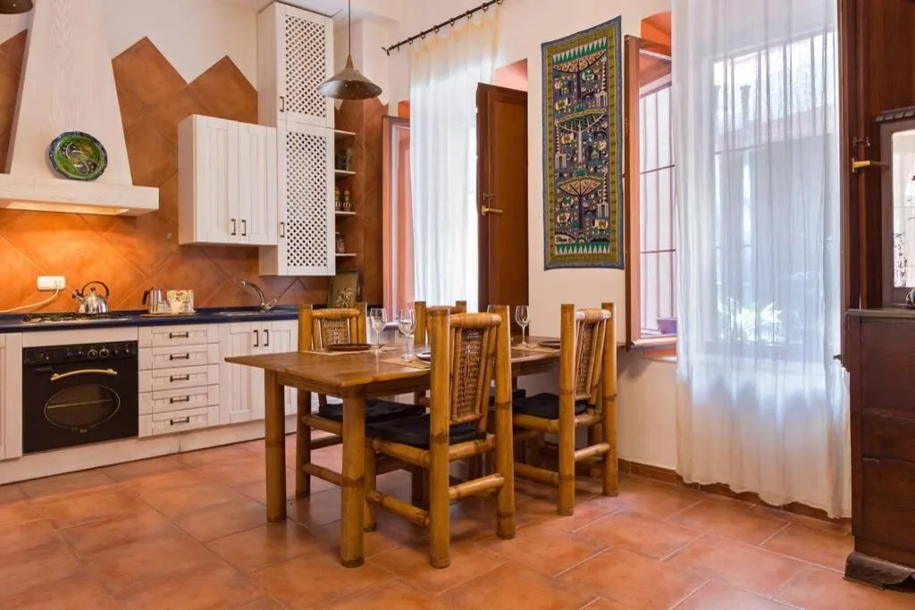 Kitchen or kitchenette in Goyeneta Palace by Valcambre