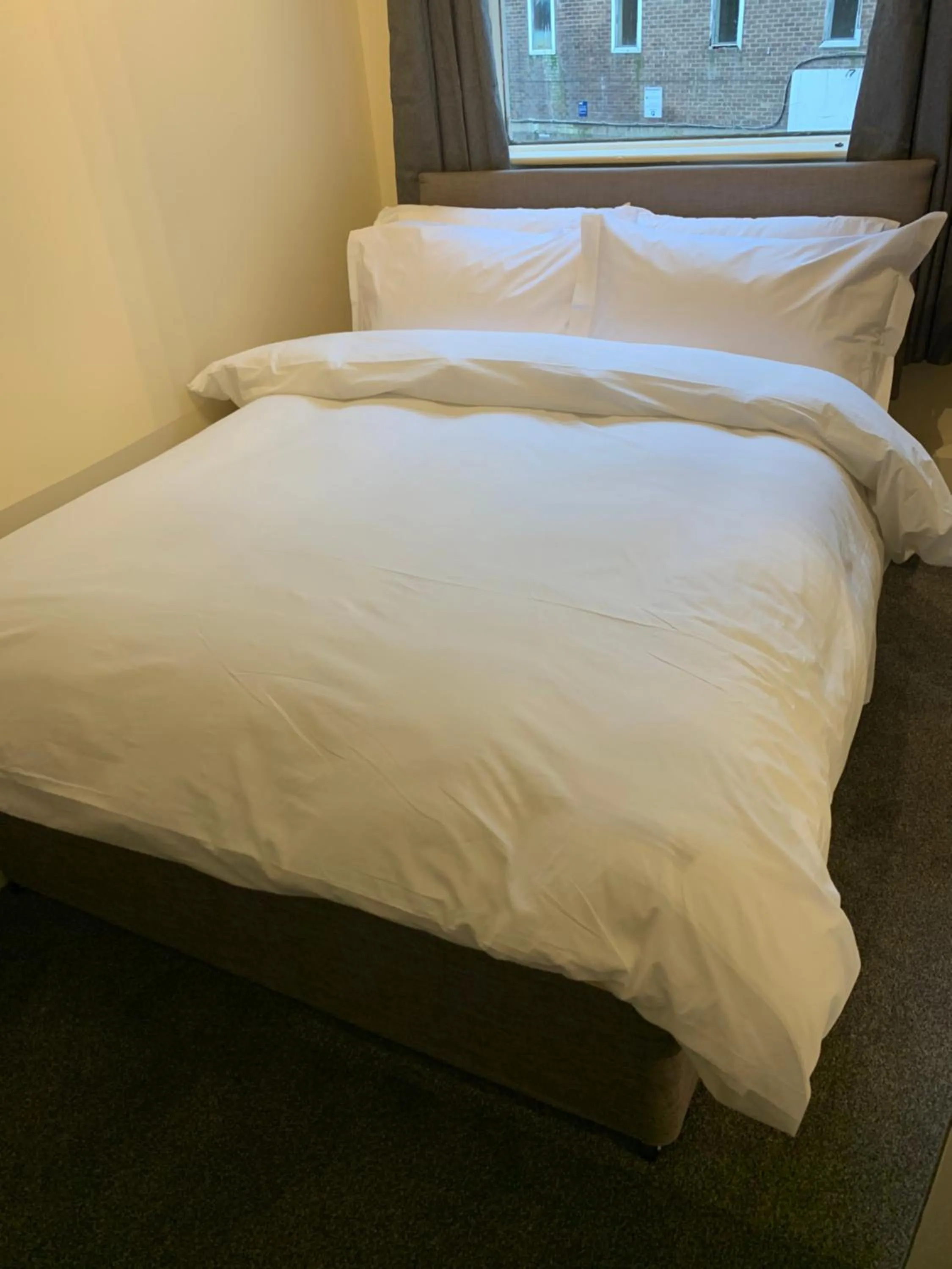 Bed in Royal Oak Hotel