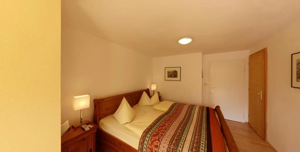 Photo of the whole room, Bed in Outdoorhotel Jäger Von Fall