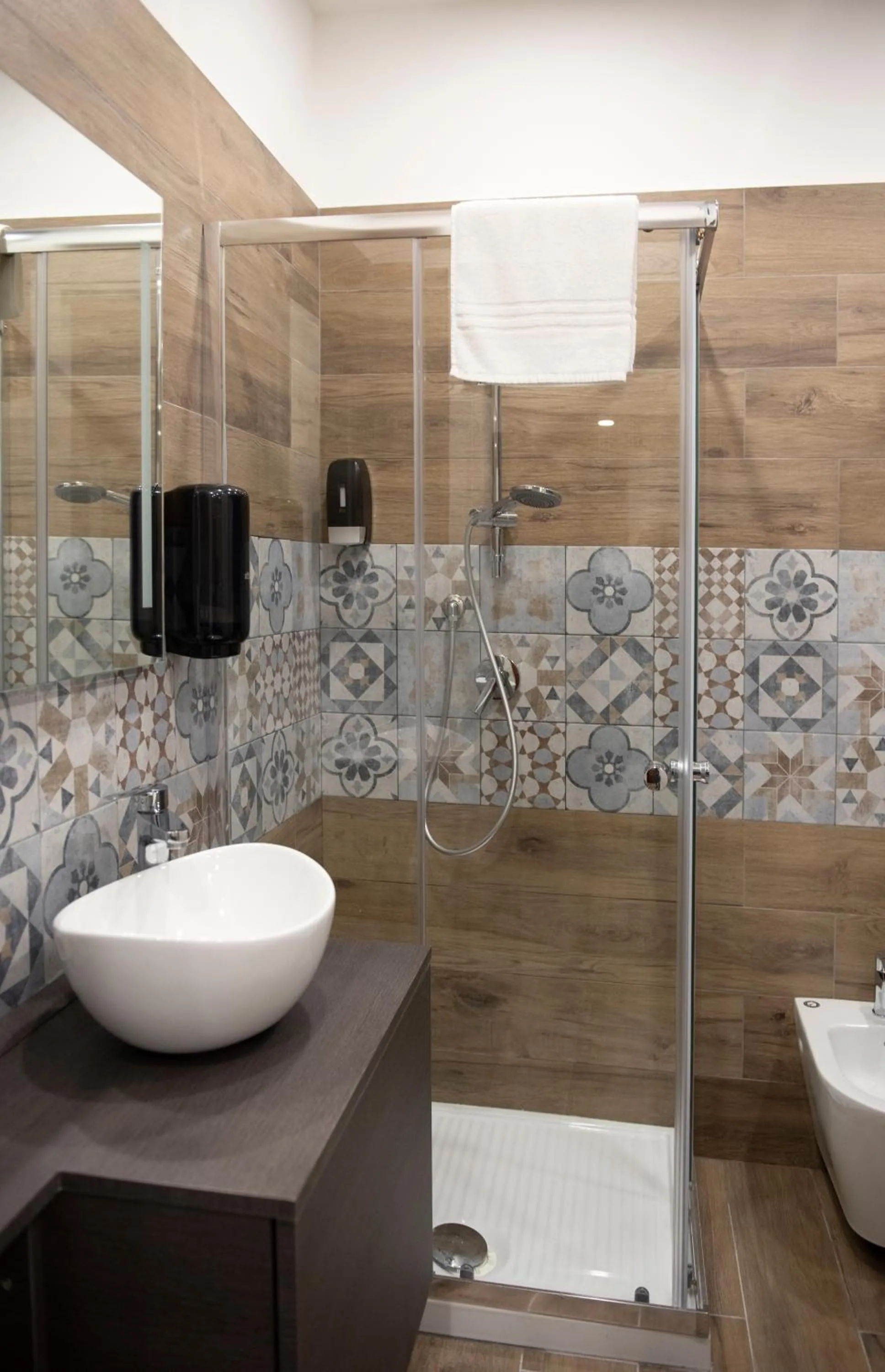 Shower in Famalu apartments