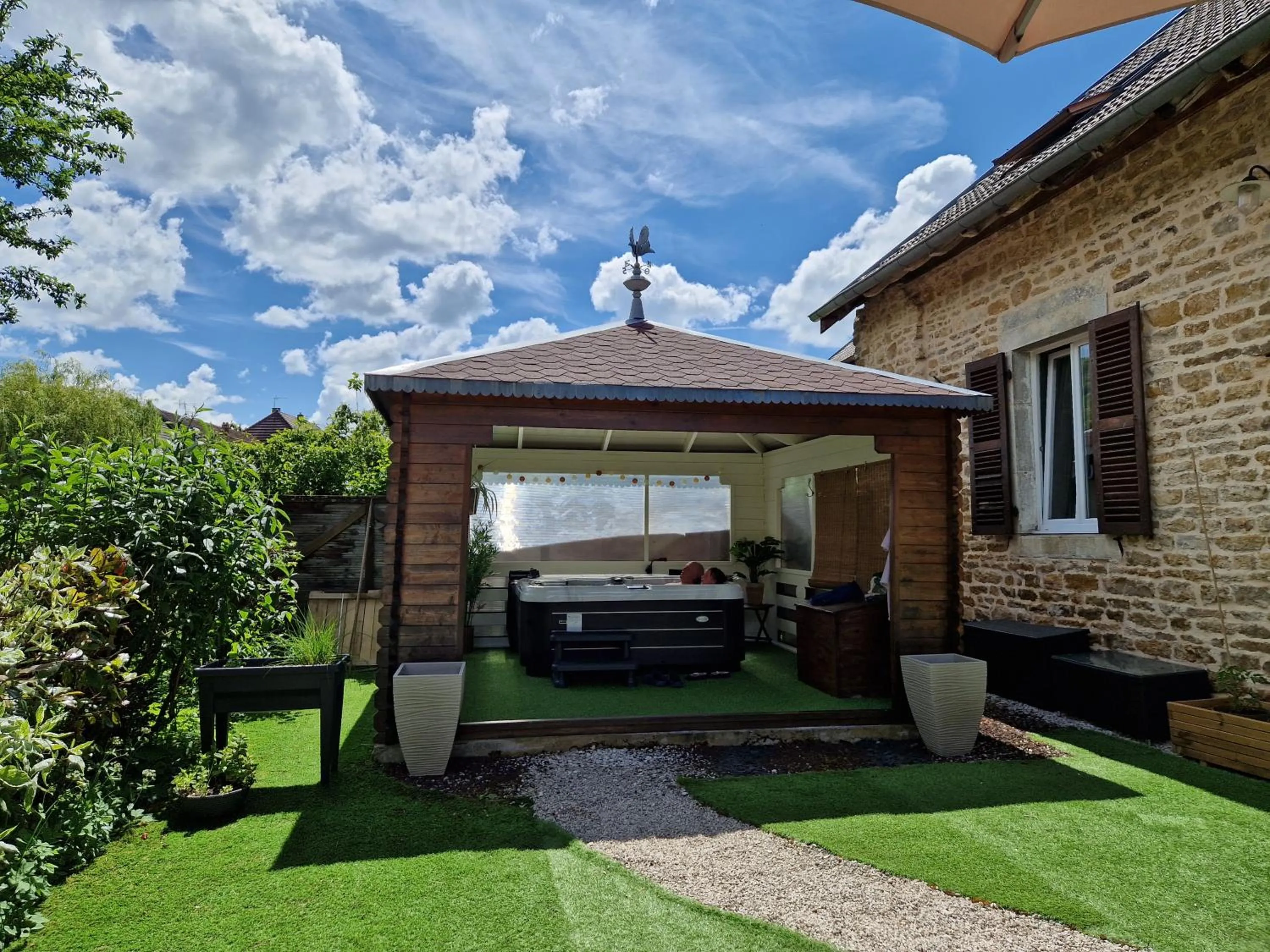 Hot Tub in Chambres d'hôtes Une autre maison