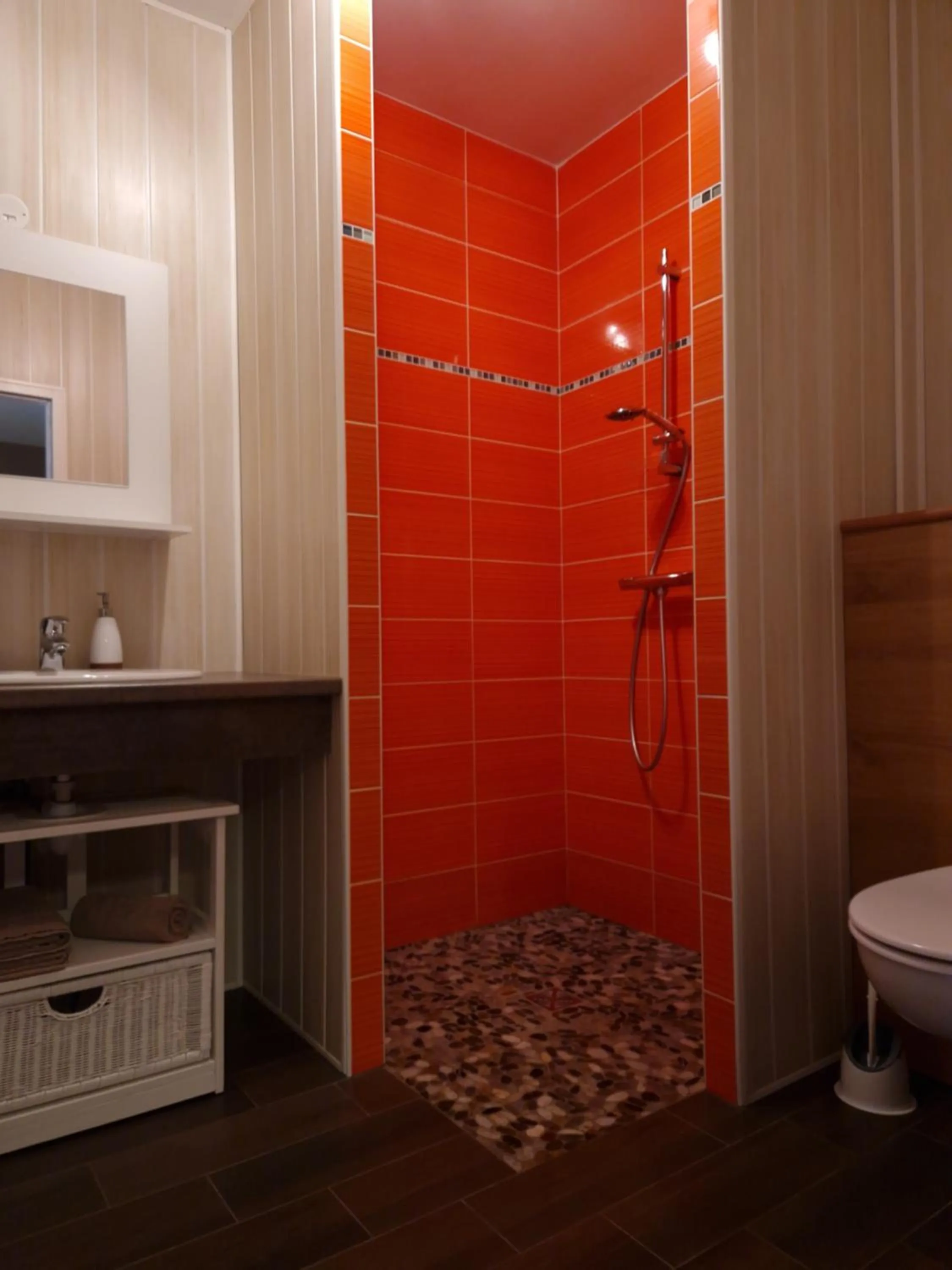 Bathroom in Chambres d'hôtes Une autre maison