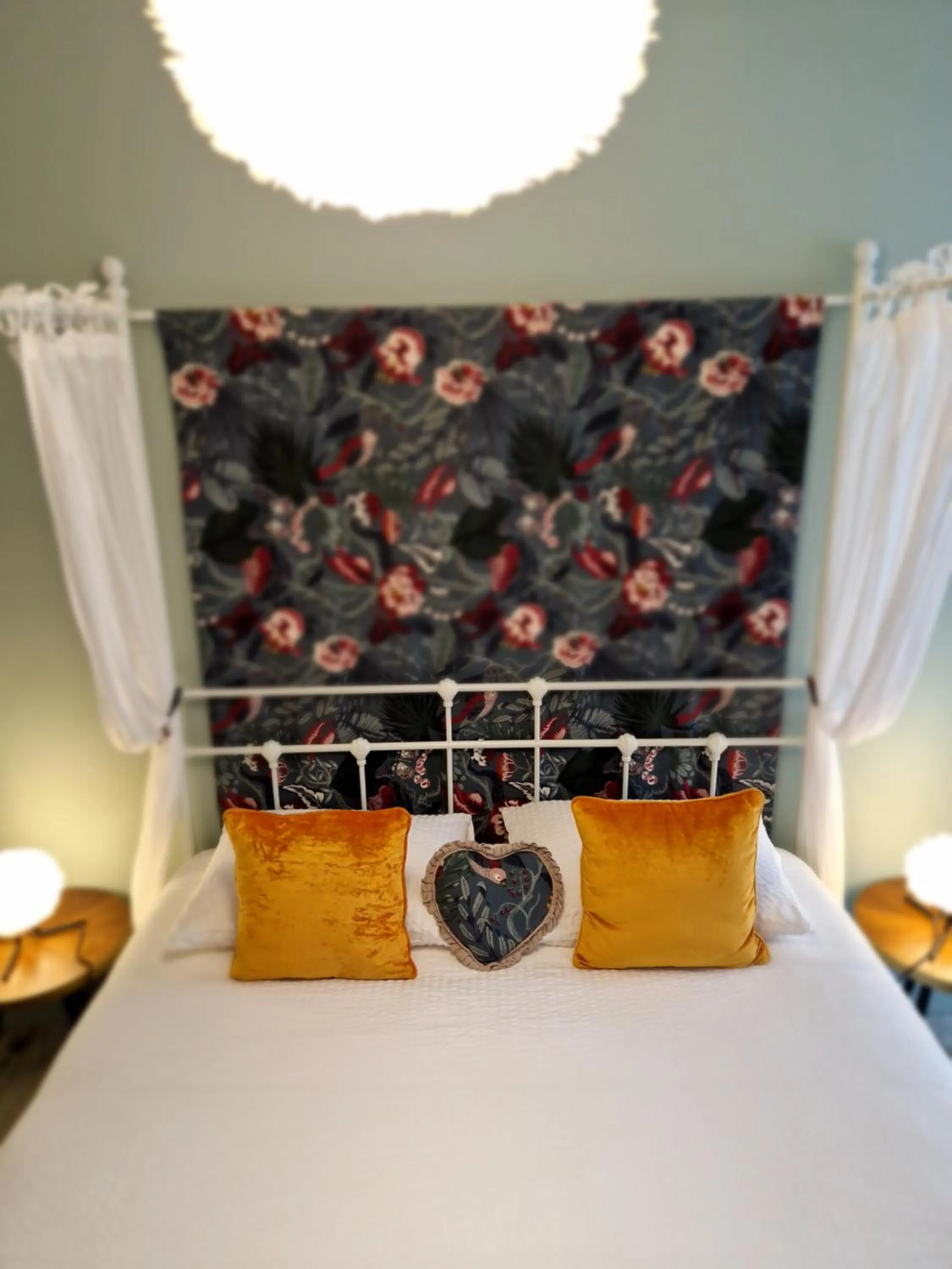 Bed in Chambres d'hôtes Une autre maison