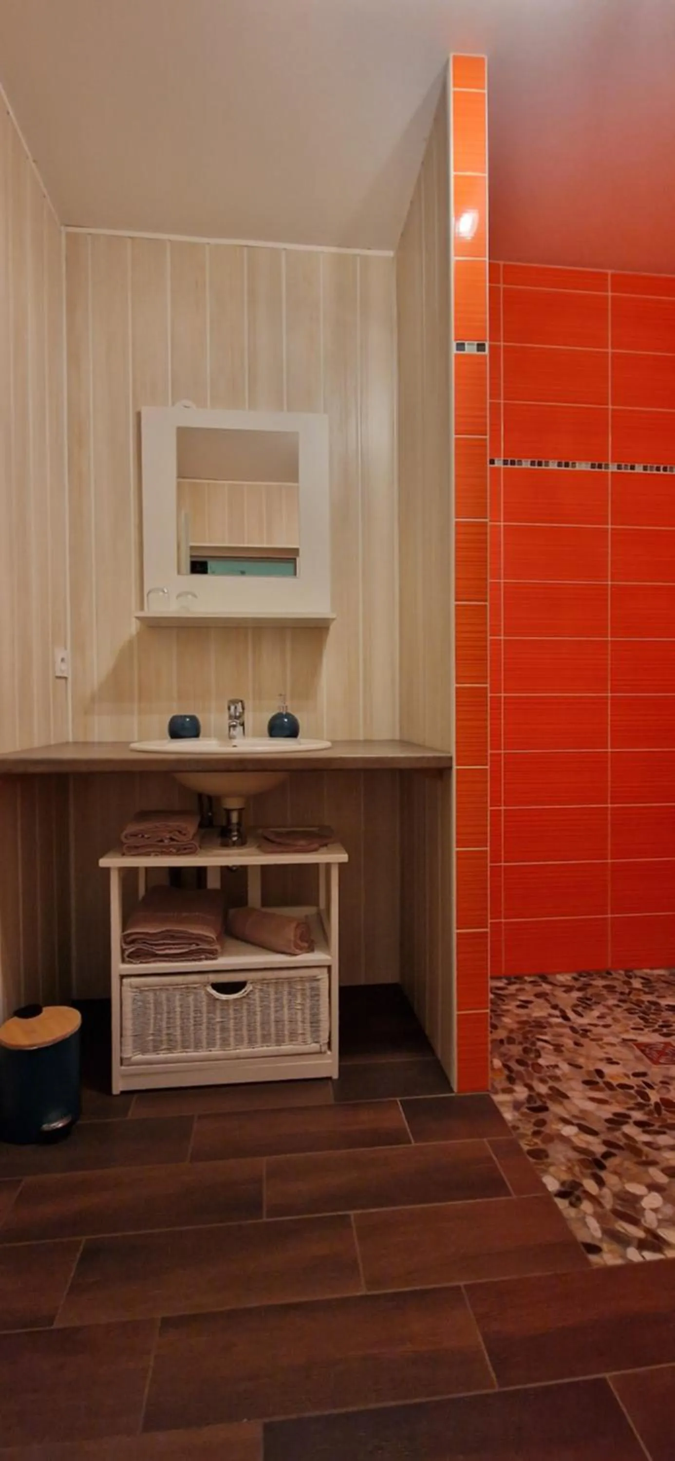 Bathroom in Chambres d'hôtes Une autre maison