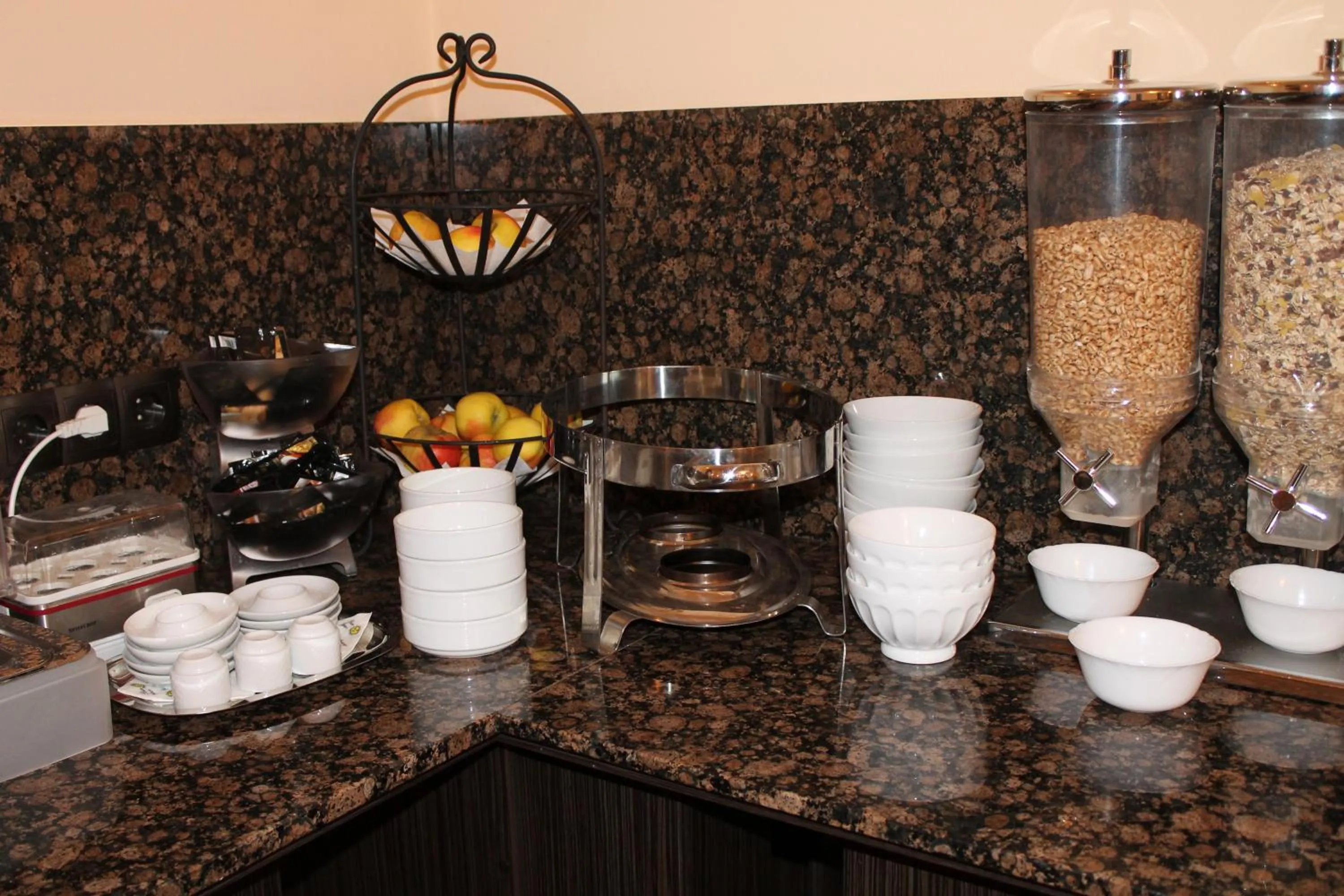 Food and drinks in City Hotel Mercator