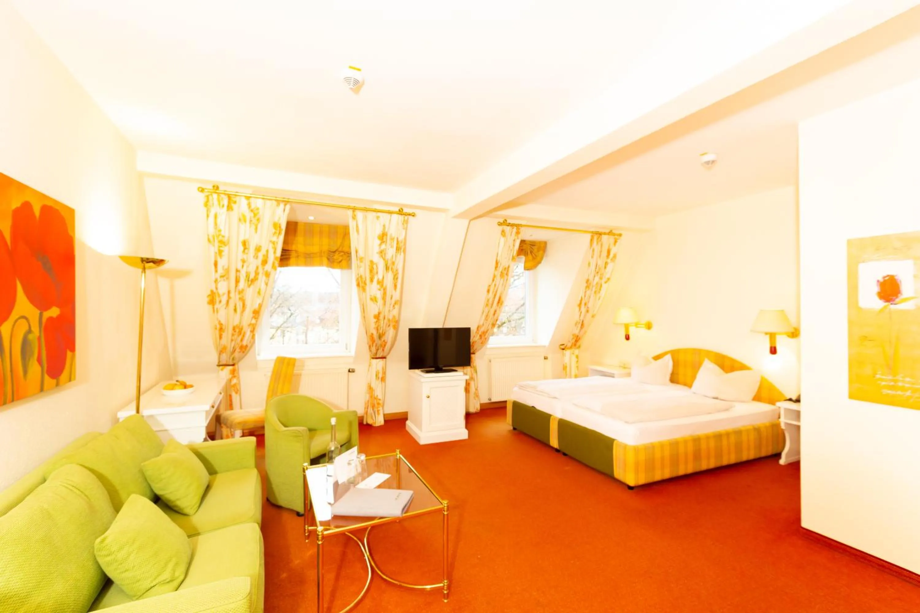 Photo of the whole room, Bed in Parkhotel Traunstein