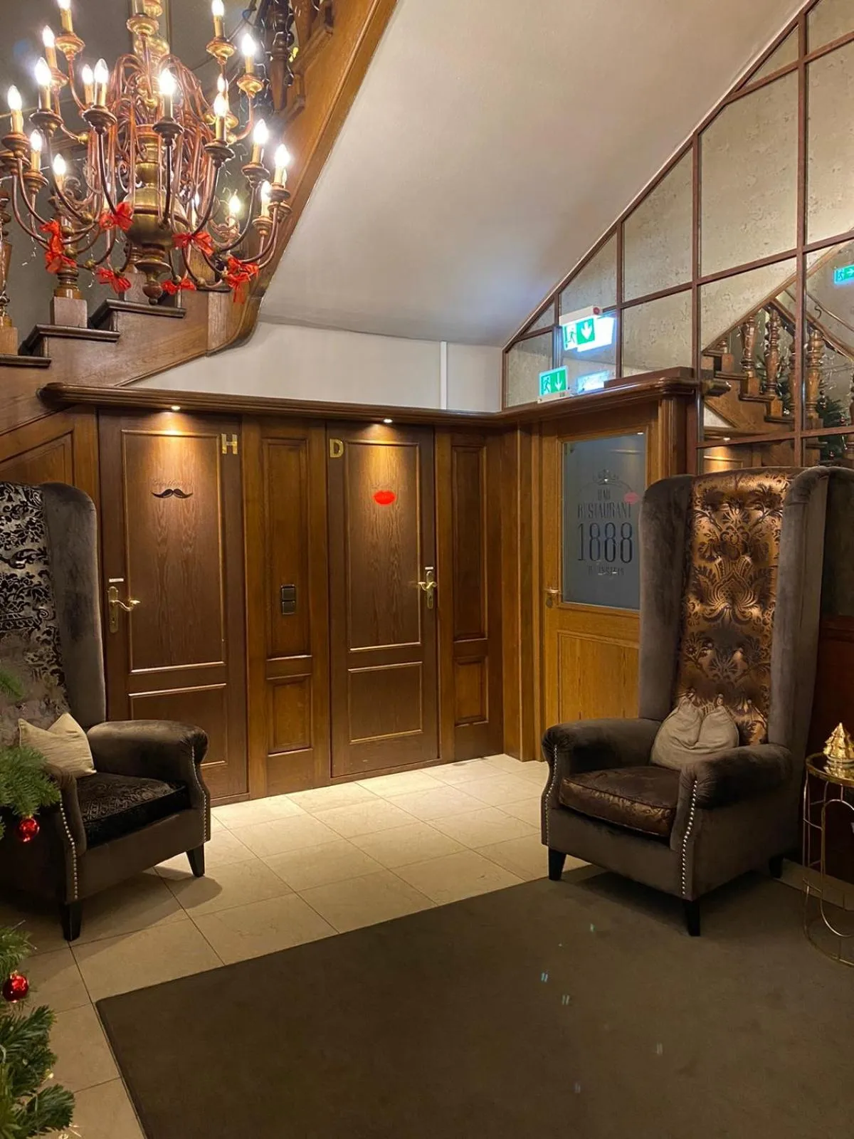 Lobby or reception in Parkhotel Traunstein