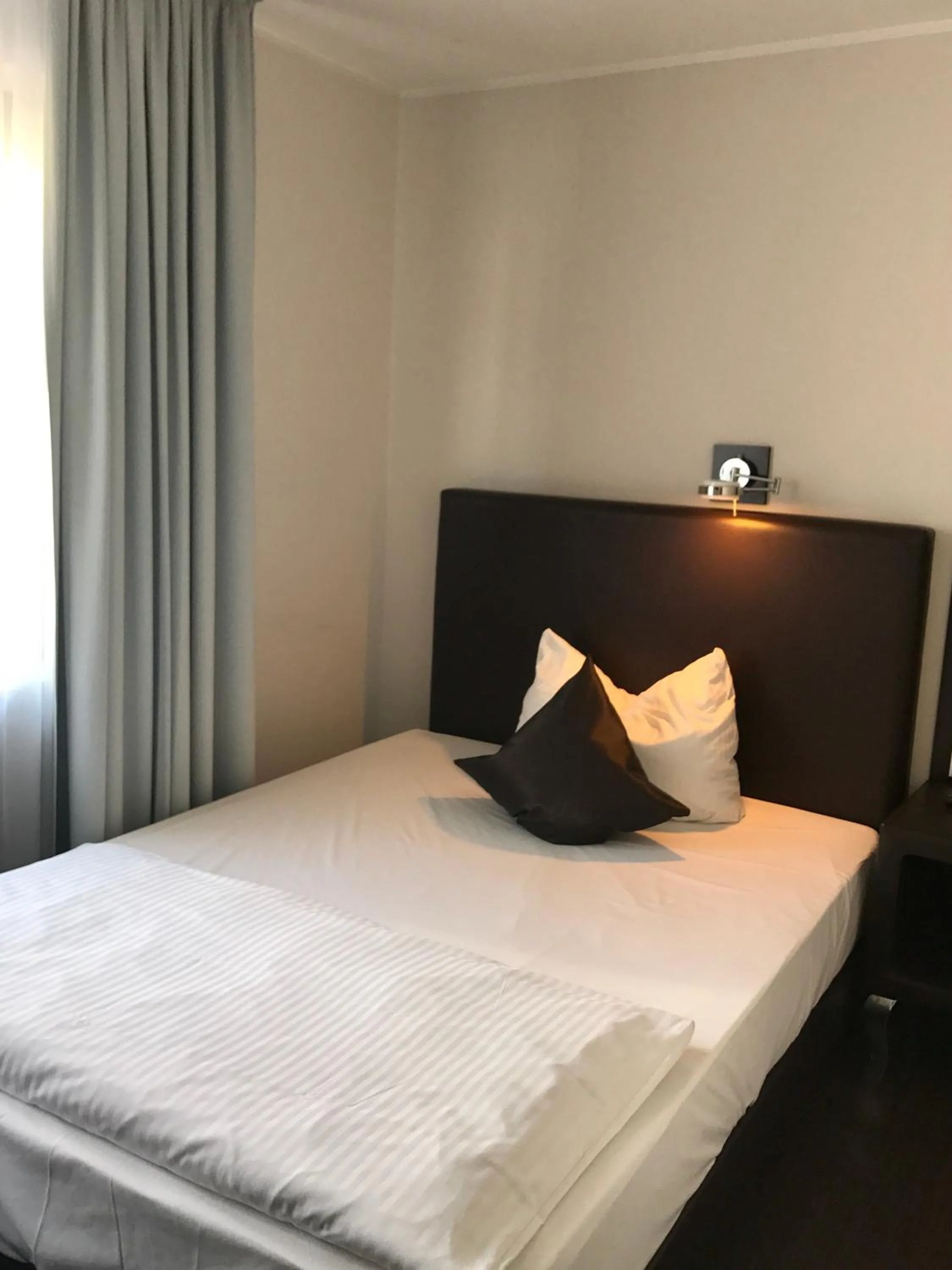 Bed in Mauritius Komfort Hotel in der Altstadt