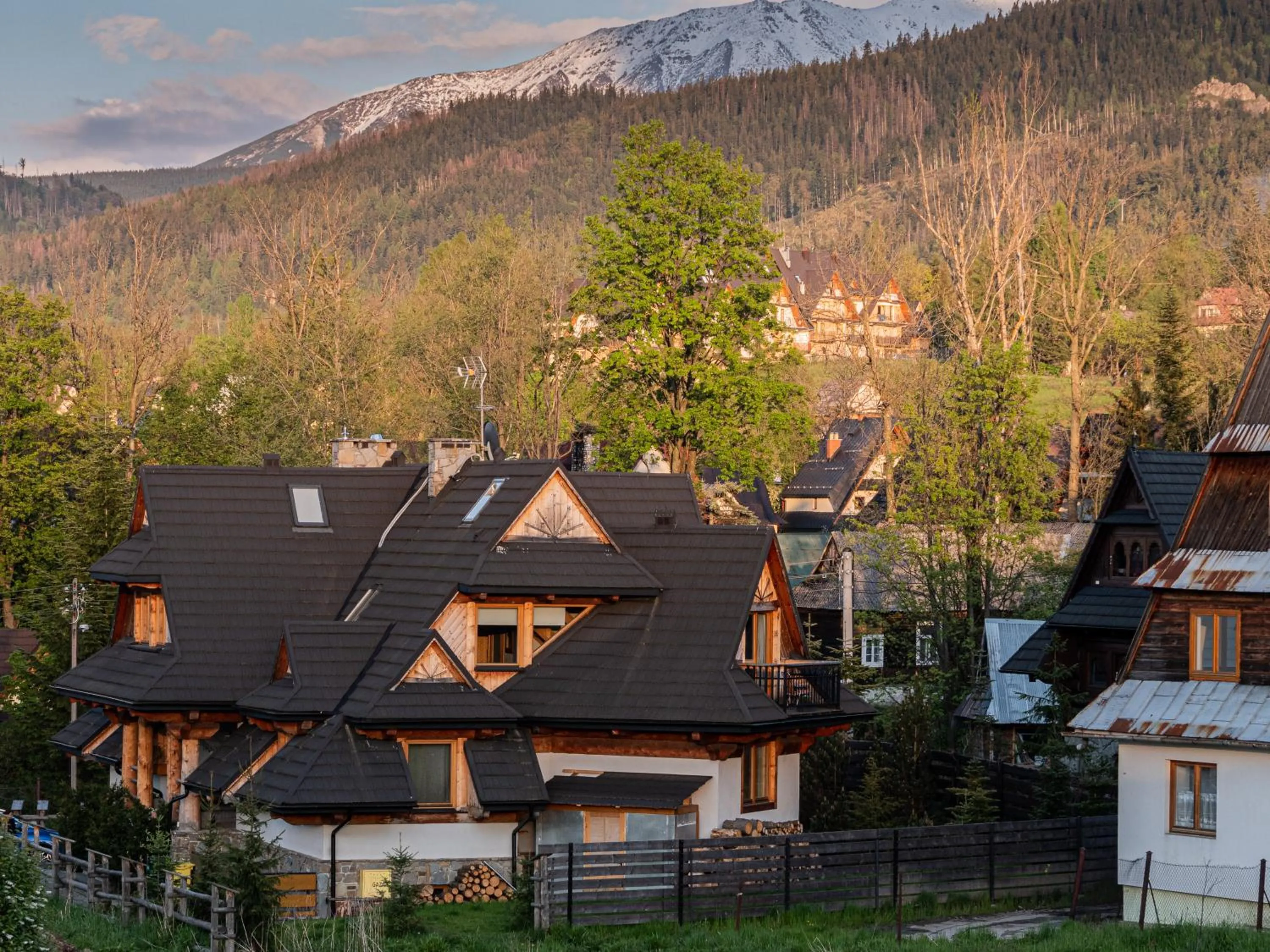 Property building in Willa Mirwa