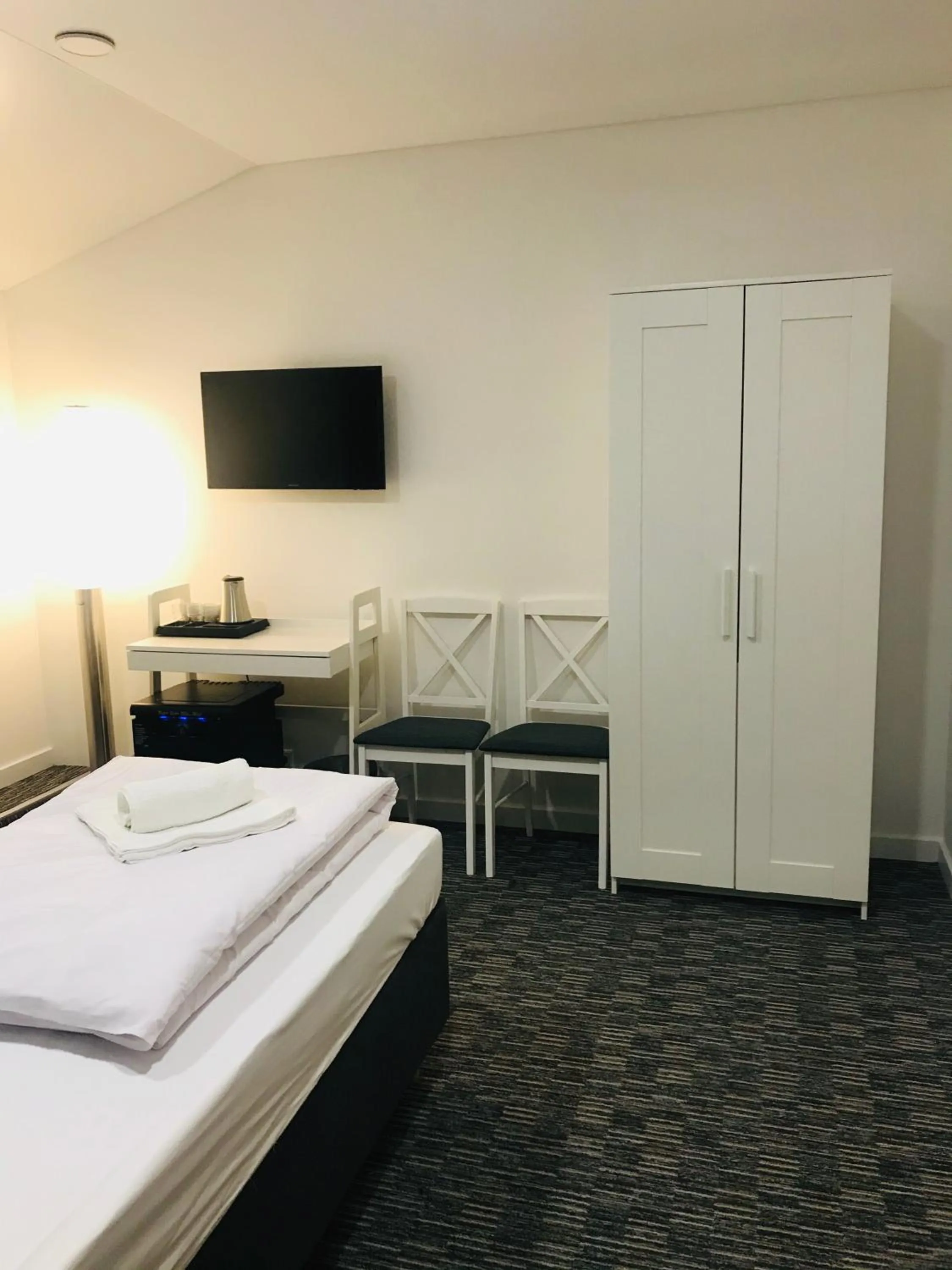 Single Room with Bathroom - single occupancy in R plius "Easy Kaunas"