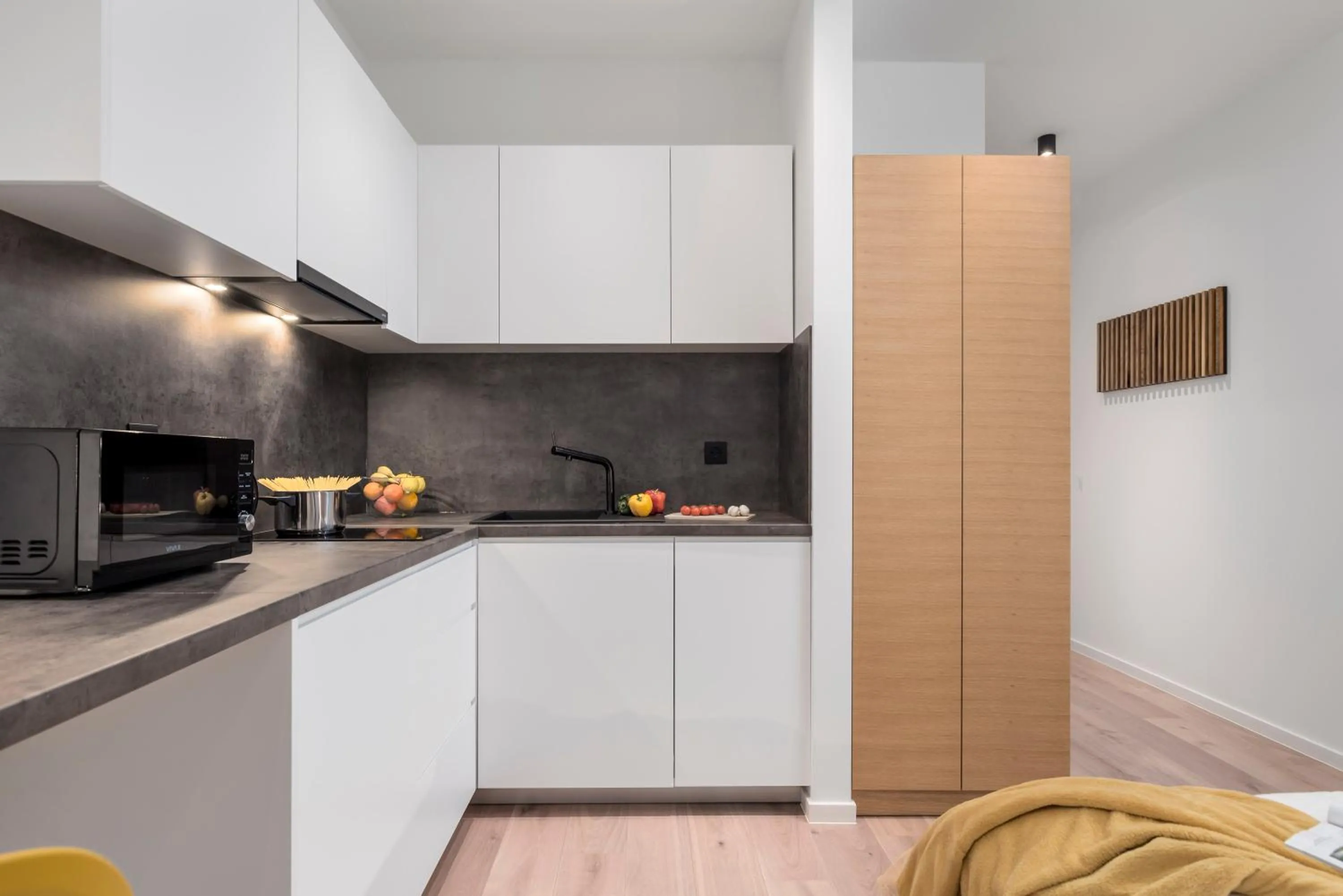 Deluxe Apartments & Rooms "In the Center"