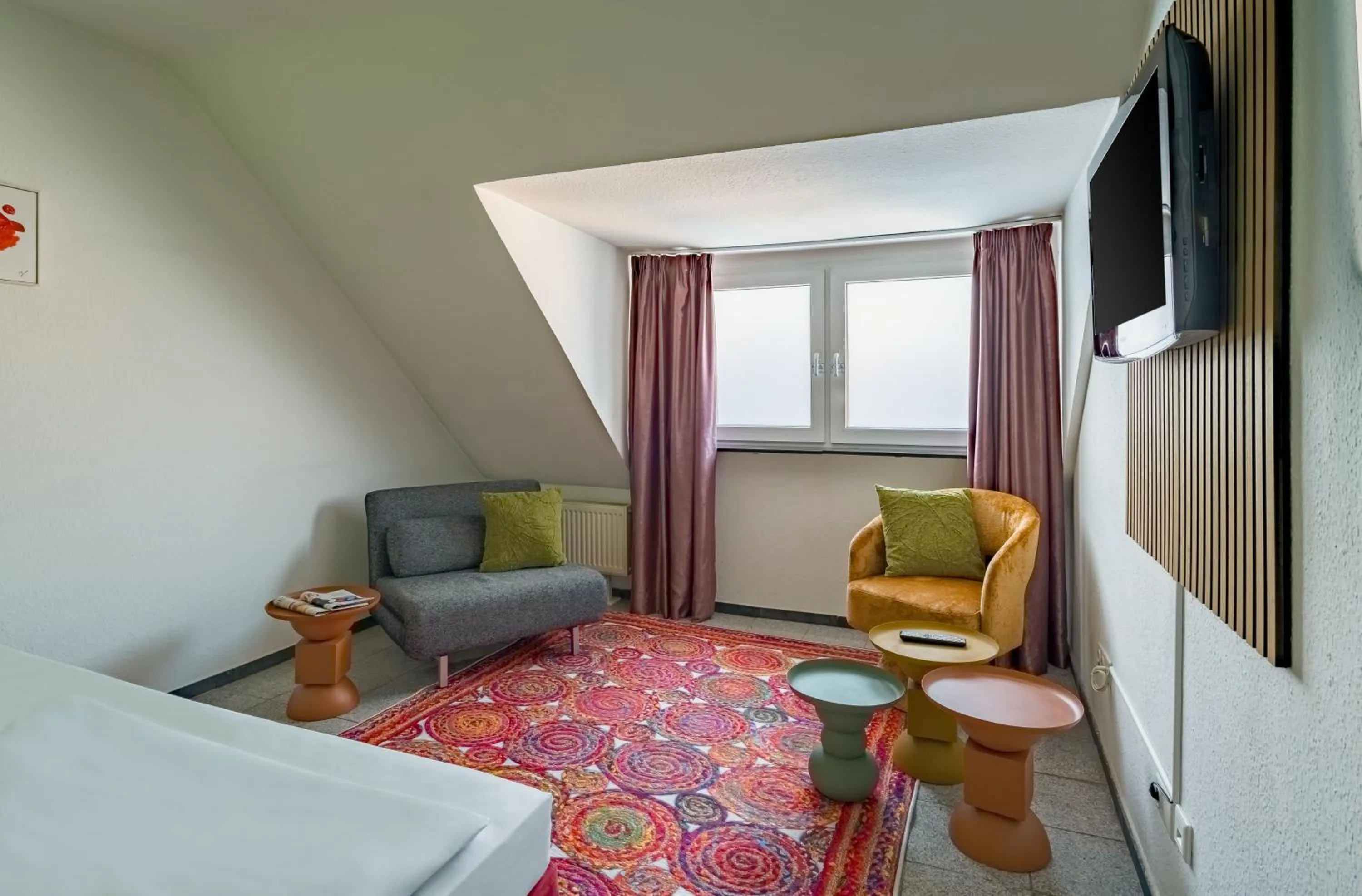 Photo of the whole room, Bed in Rugs Hotel Düsseldorf - Self Check-In