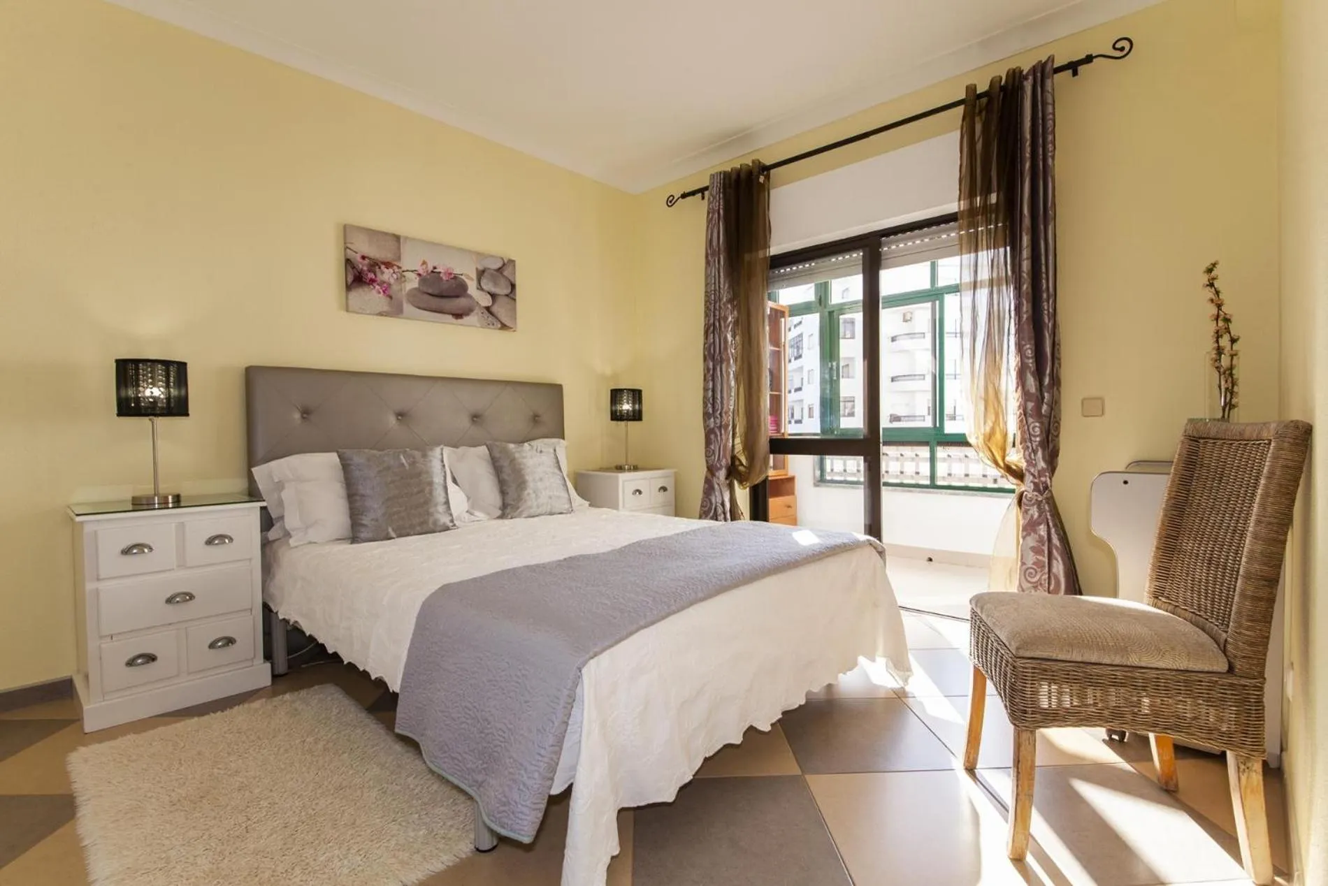 Floor plan, Bed in B17 - The Stunning Seaview Apartment