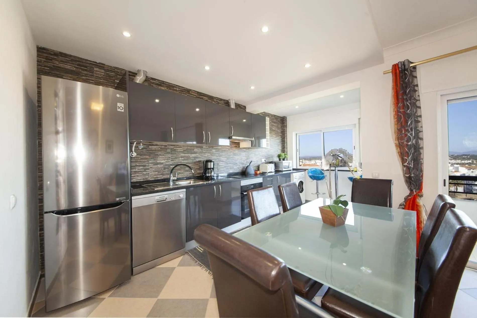 Floor plan in B17 - The Stunning Seaview Apartment