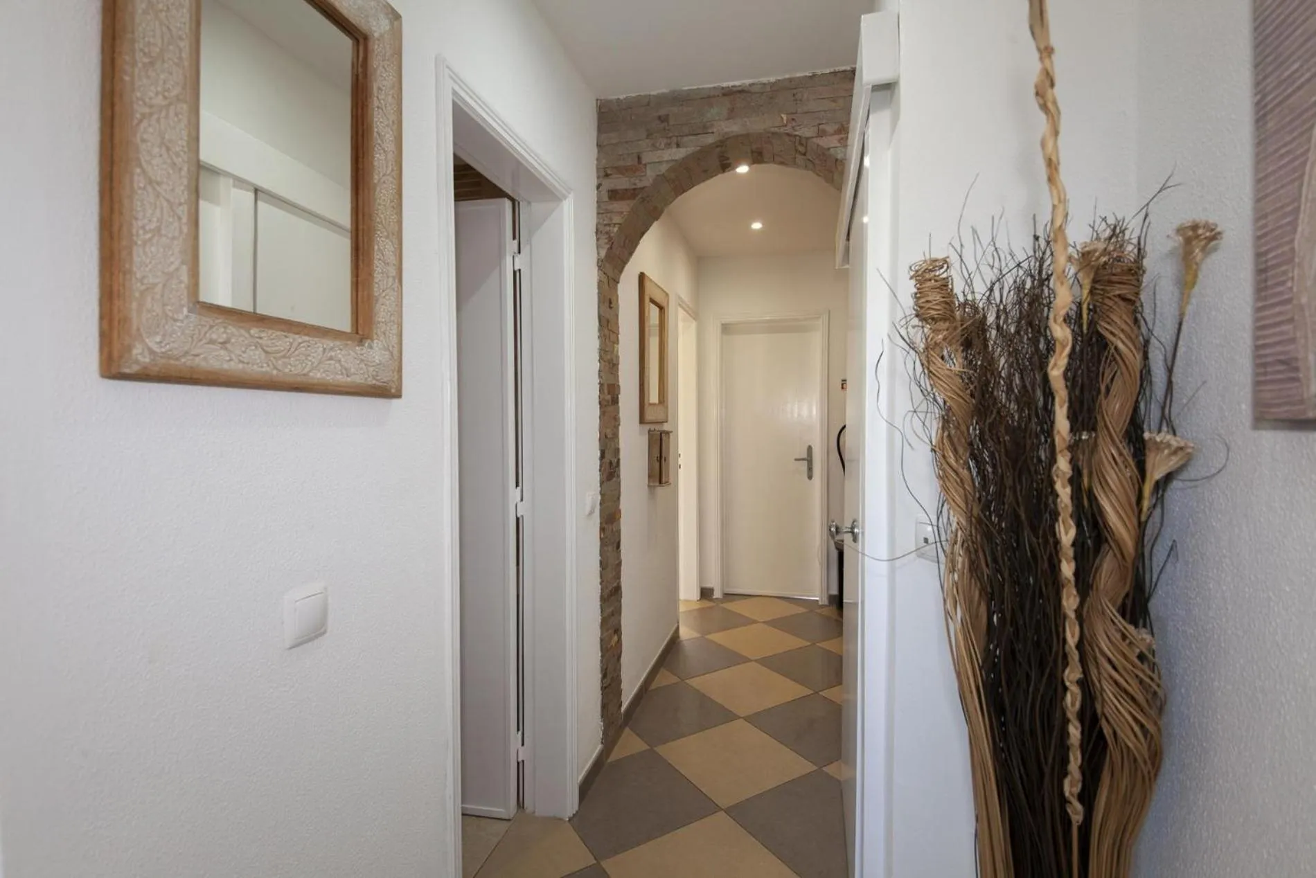 Floor plan in B17 - The Stunning Seaview Apartment