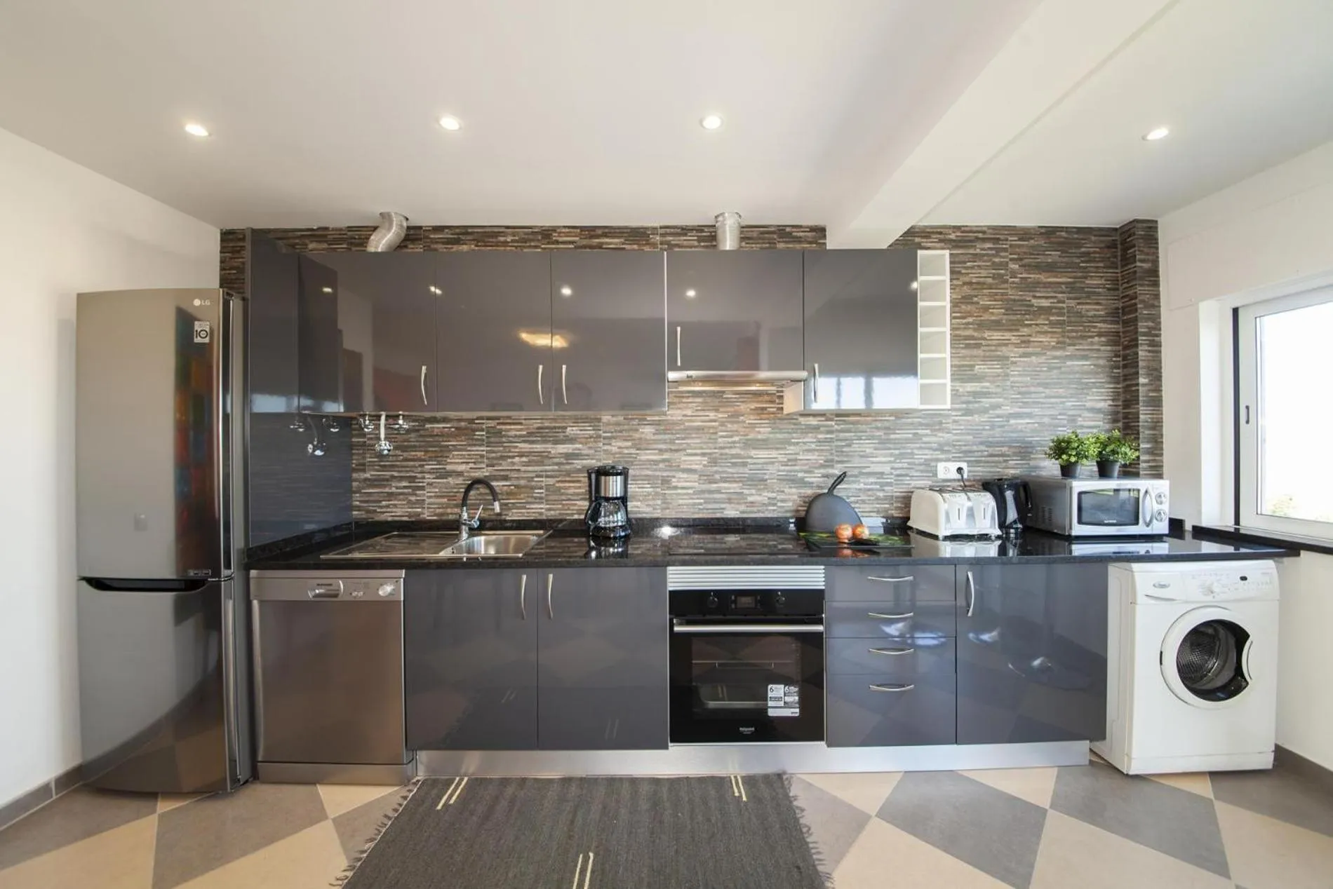 Floor plan in B17 - The Stunning Seaview Apartment