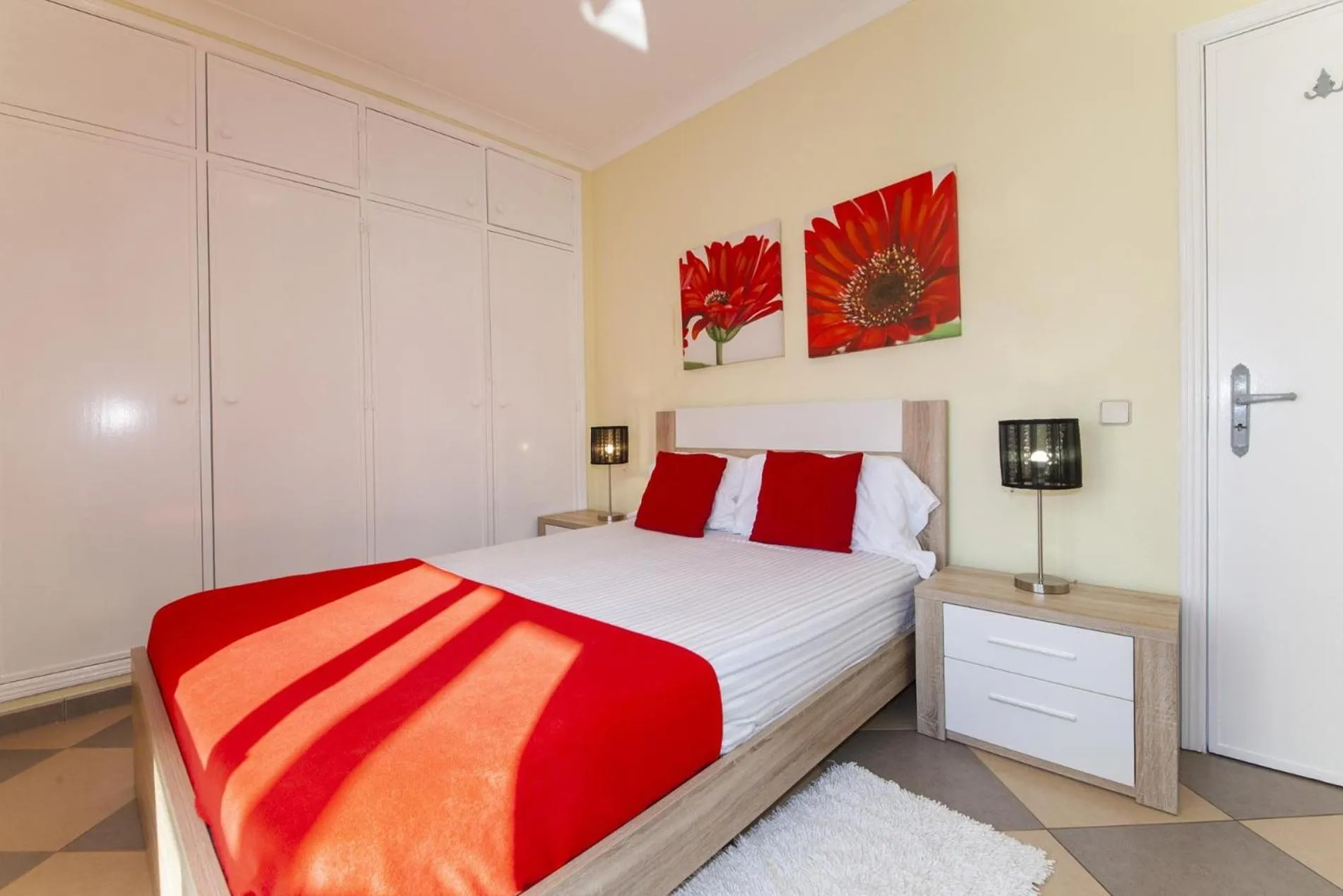 Floor plan, Bed in B17 - The Stunning Seaview Apartment