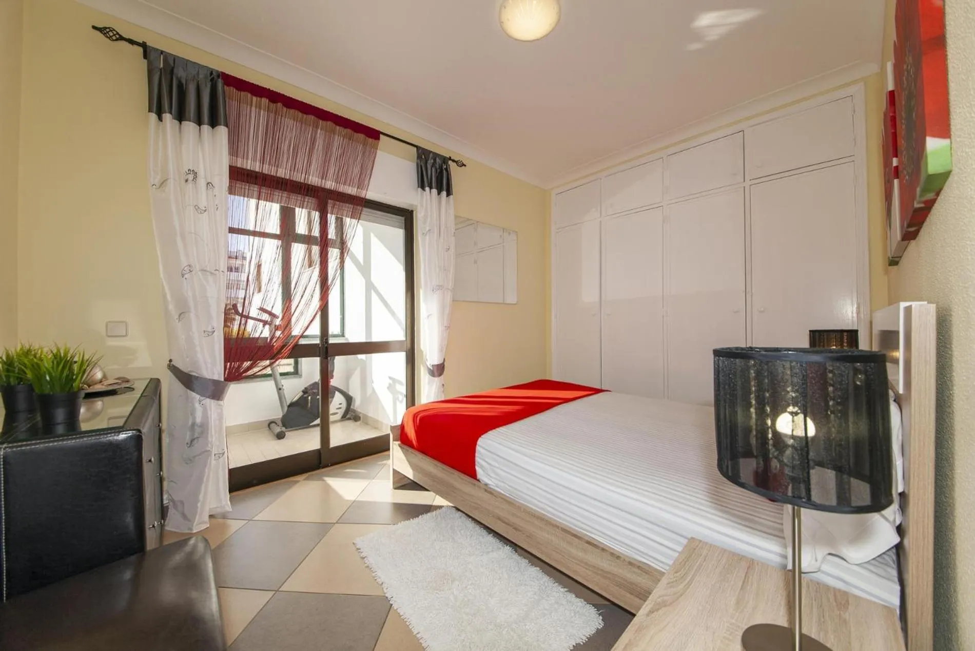 Floor plan, Bed in B17 - The Stunning Seaview Apartment