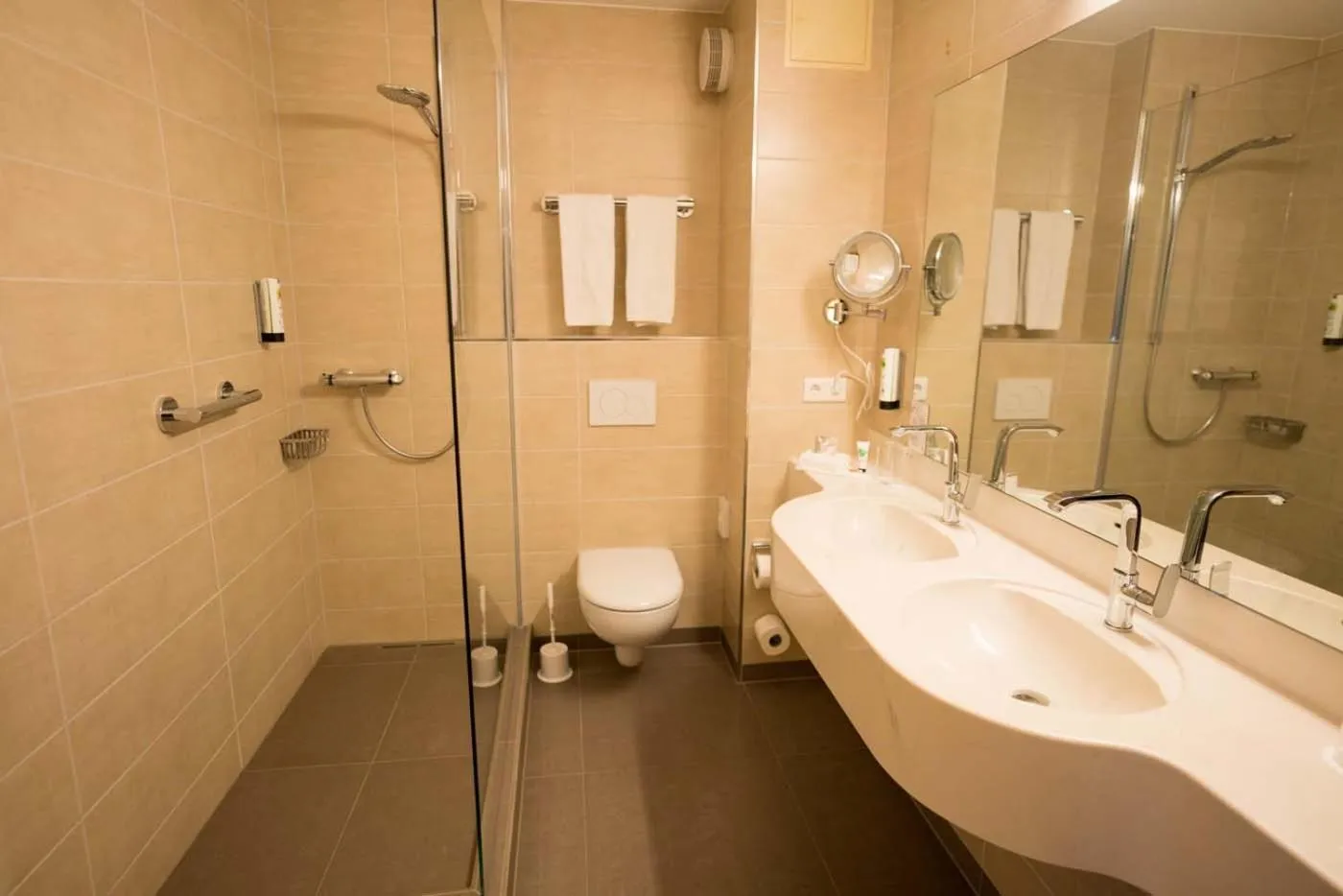 Bathroom in Hotel Fulda Mitte