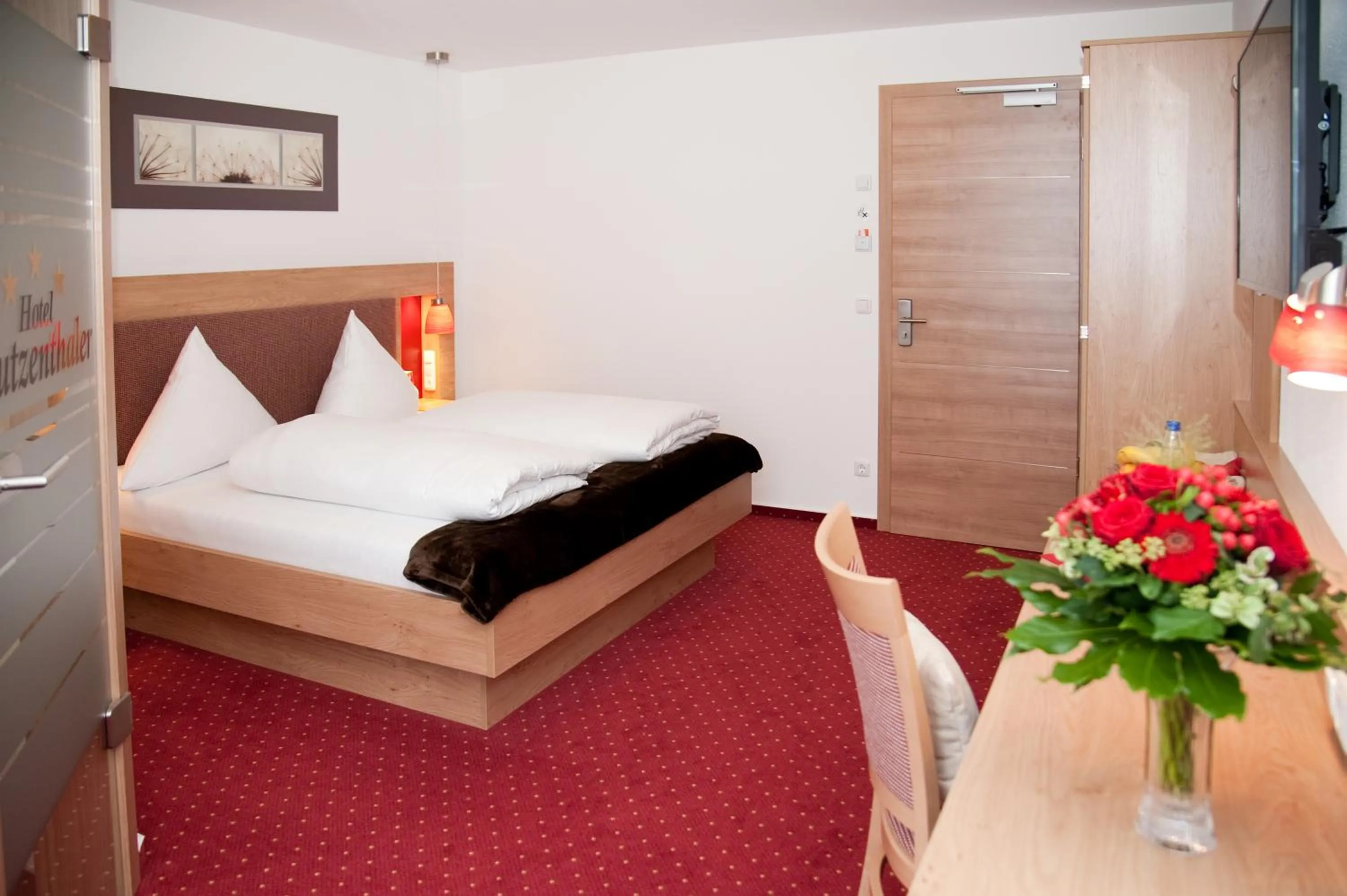 Photo of the whole room, Bed in Hotel Hutzenthaler