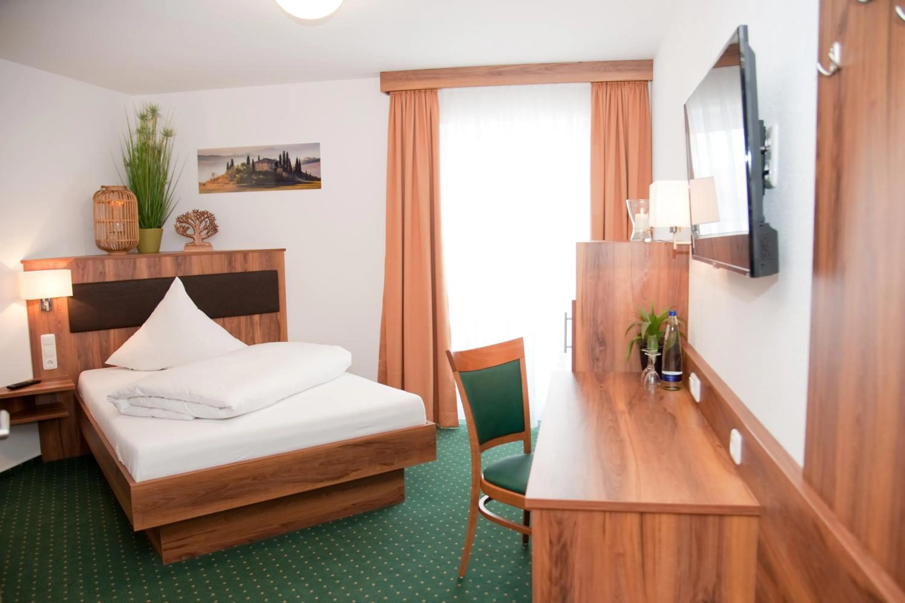 Photo of the whole room, Bed in Hotel Hutzenthaler