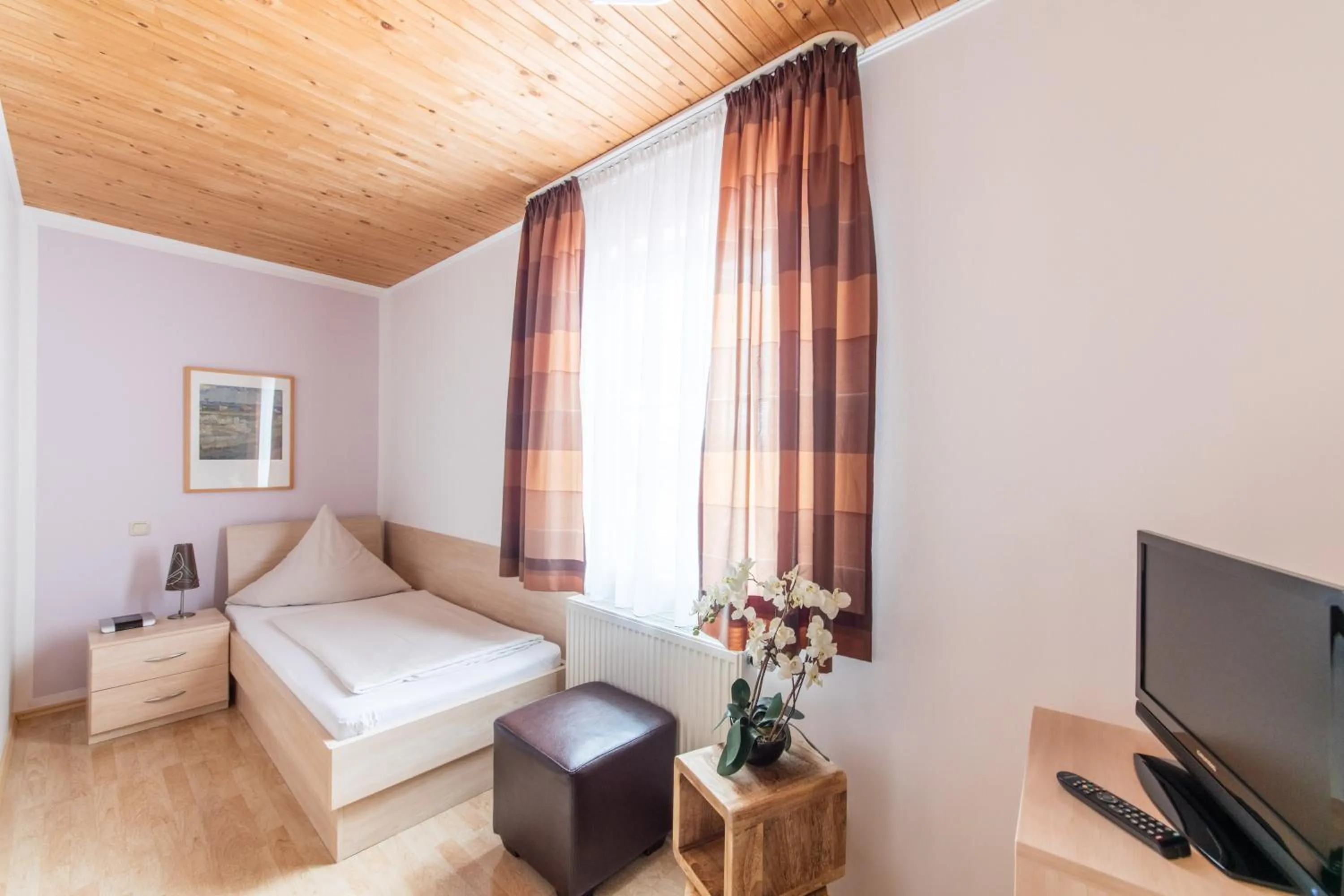 Photo of the whole room, Bed in Hotel Bavaria