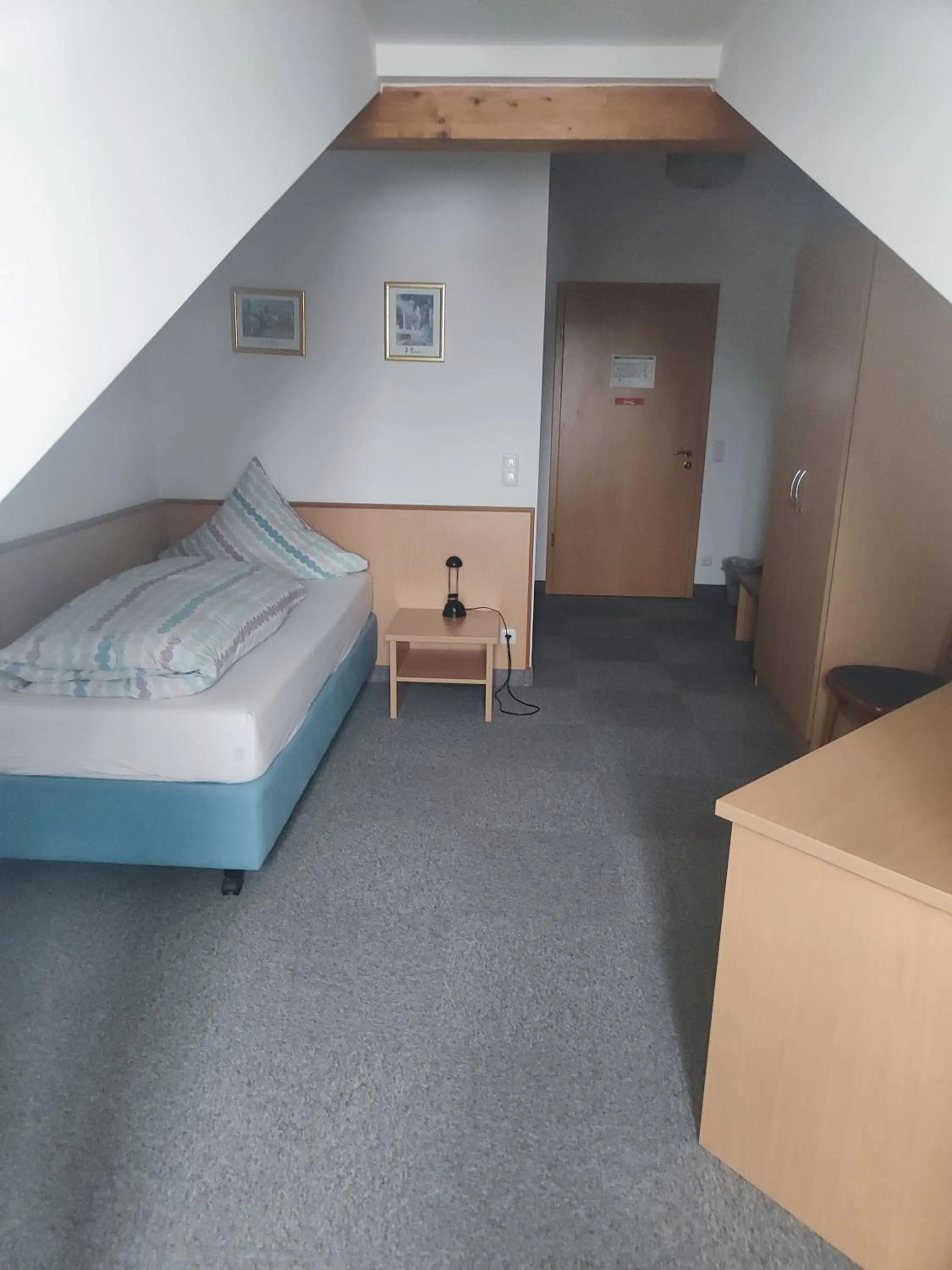 Photo of the whole room, Bed in Wirtshaus Zur Bina